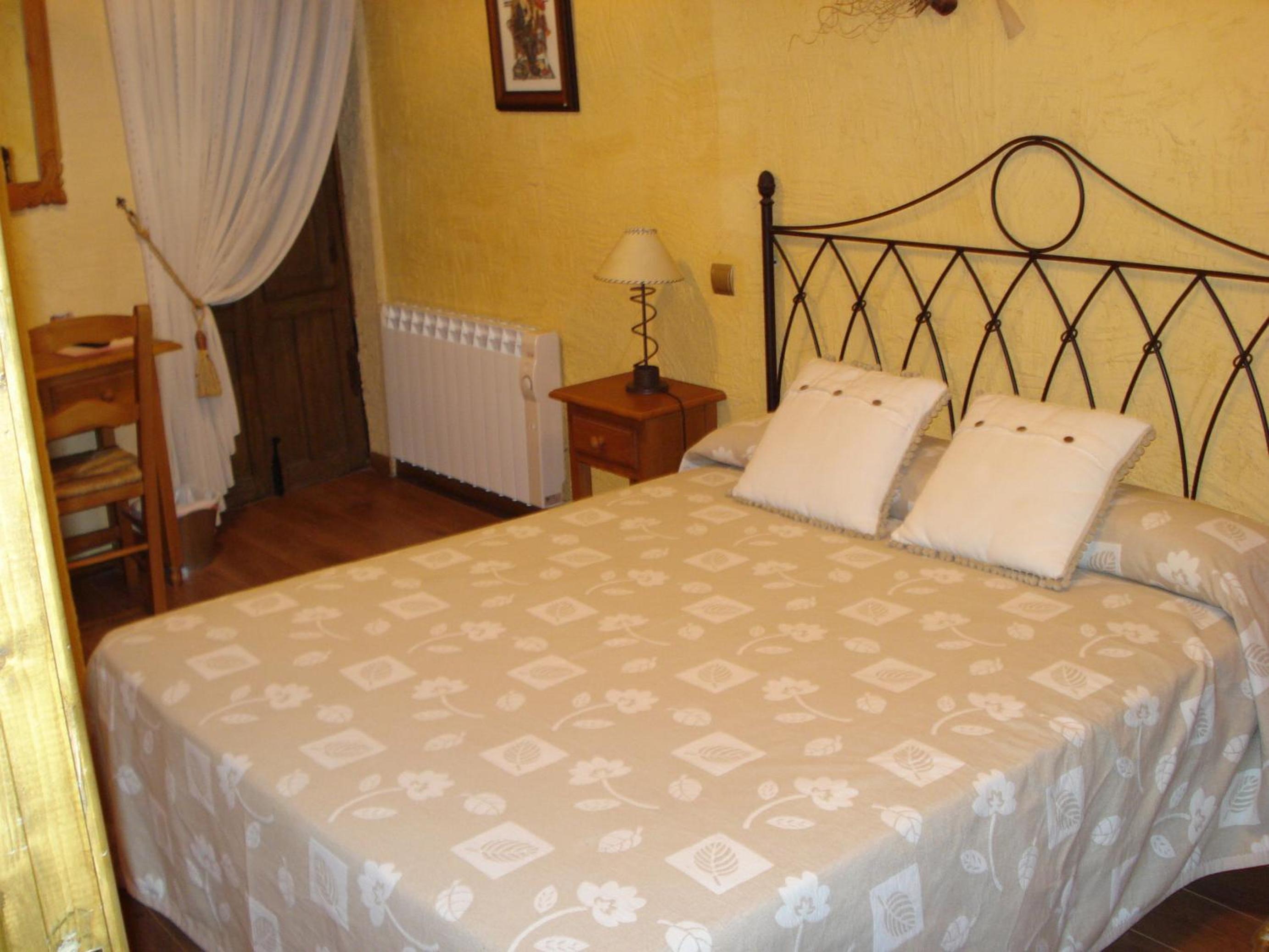 Double or Twin Room with Bathroom