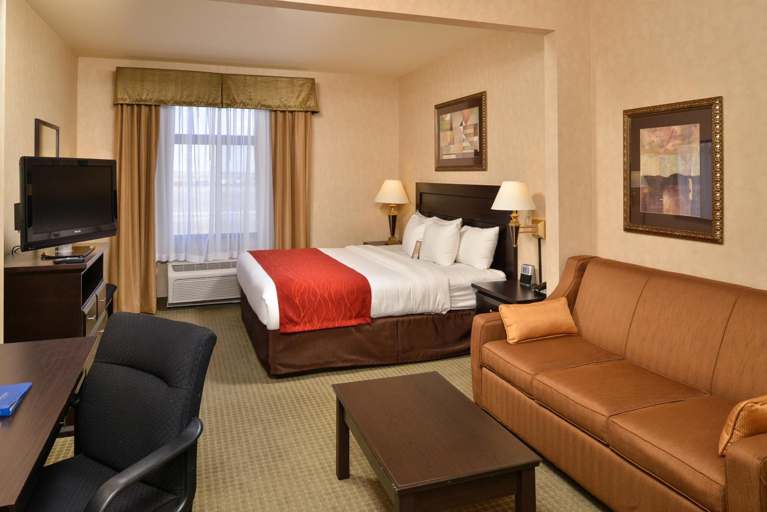 King Suite - Non-Pet Friendly - Photo 1