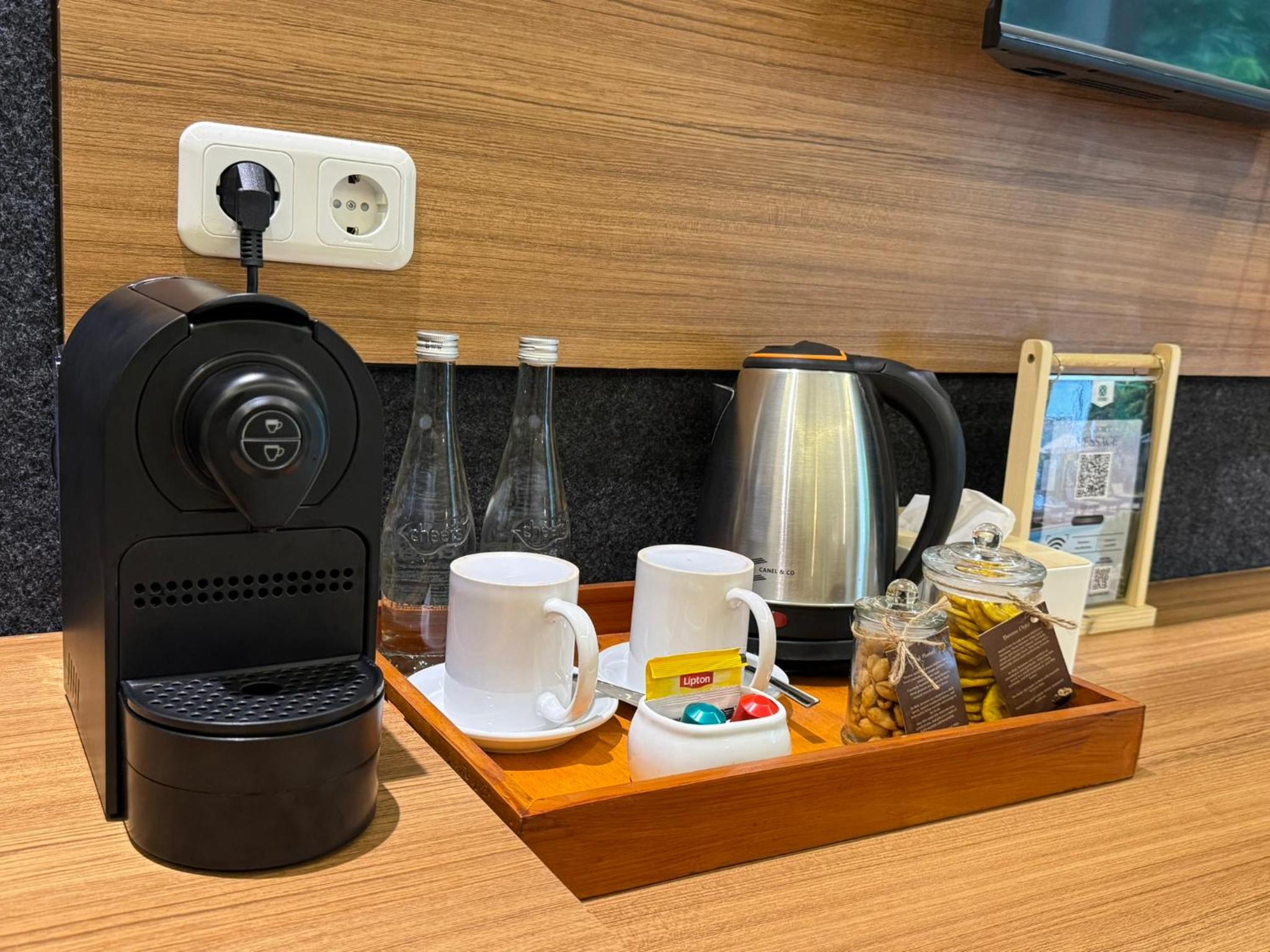 Suite with Free Welcome Snack, Minibar and Coffee Capsule Machine - Photo 10