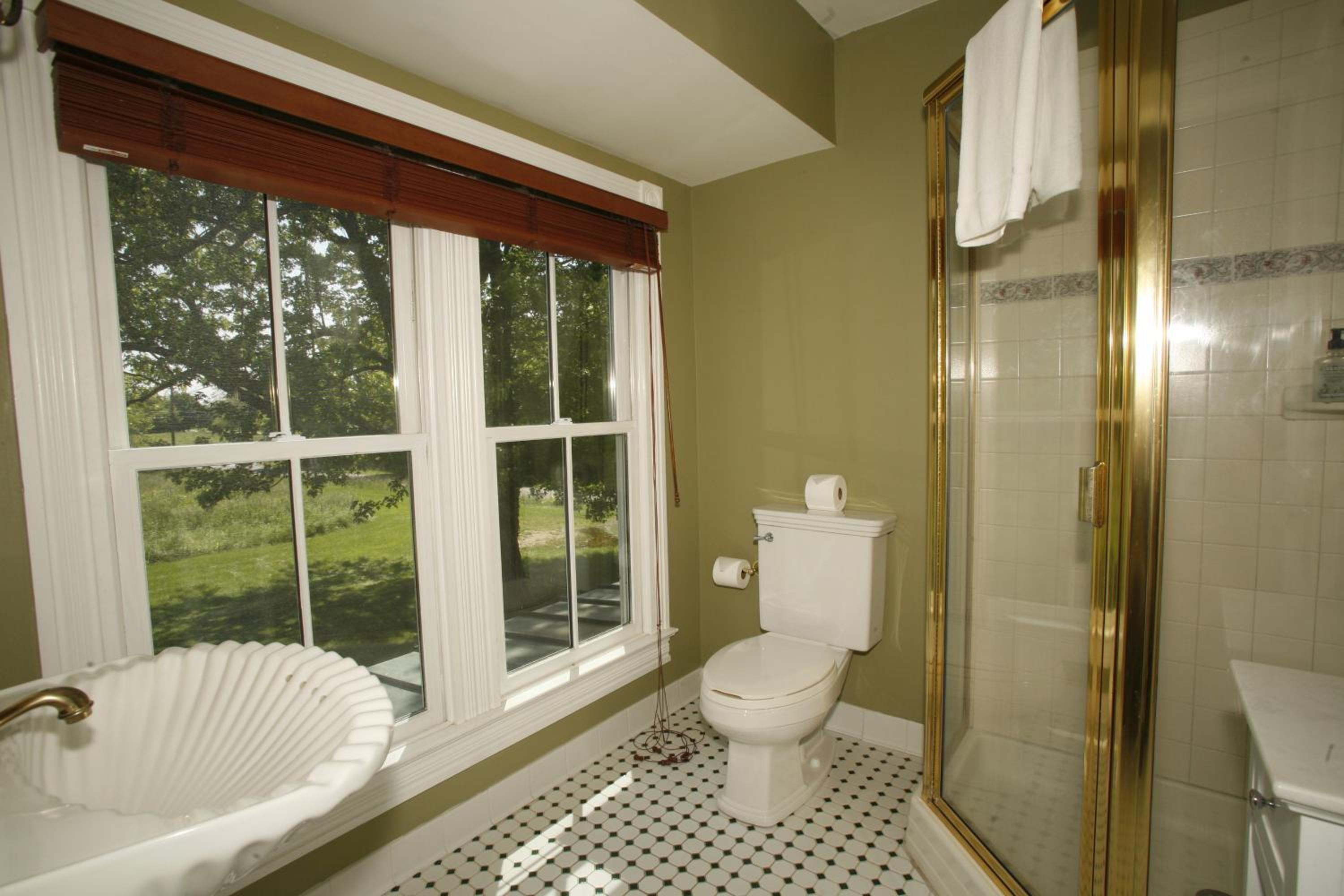 Deluxe King Room with Fireplace photo 2
