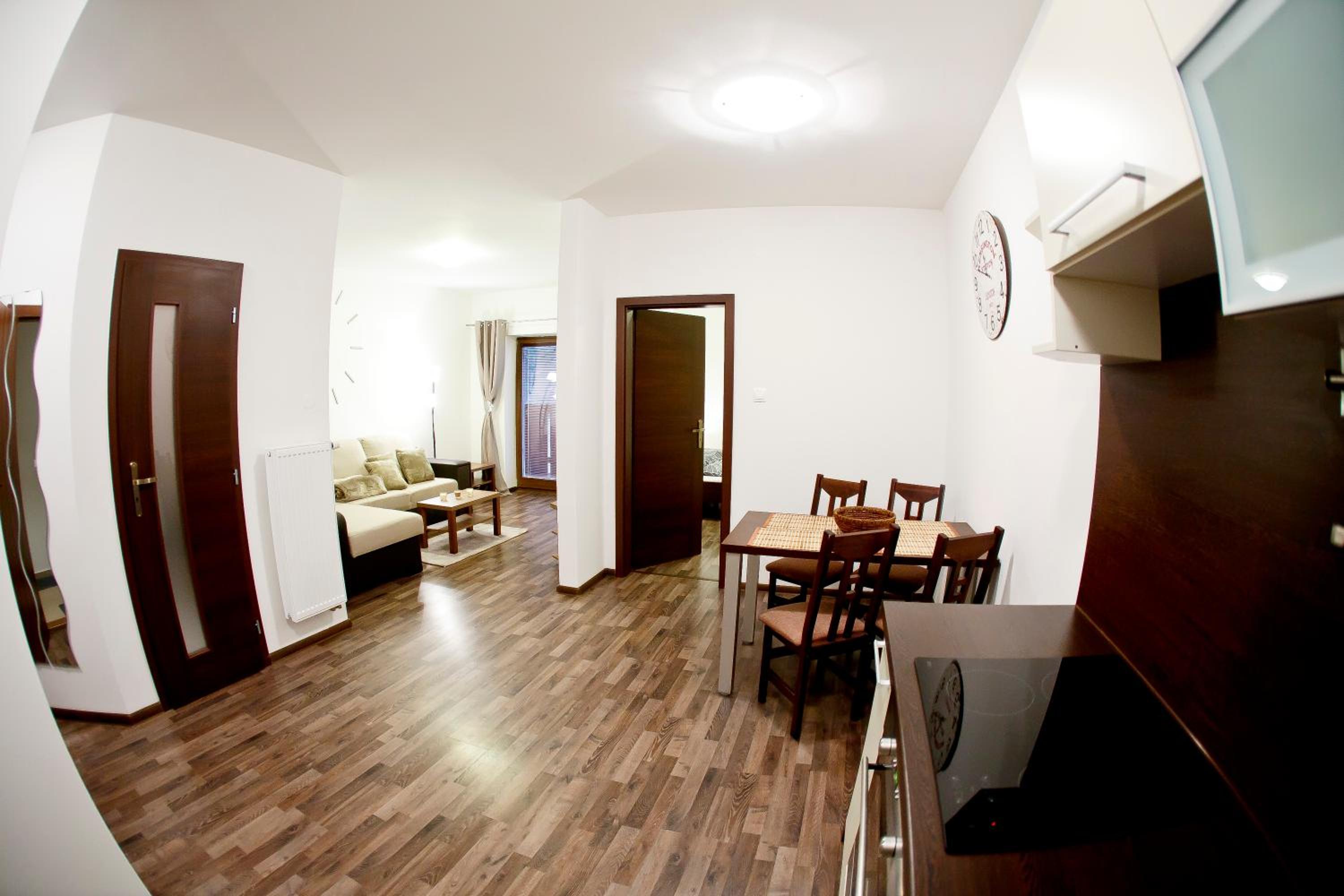 Apartment with Mountain View - Photo 1