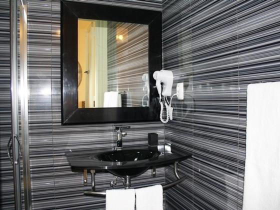 Double Room - Photo 5