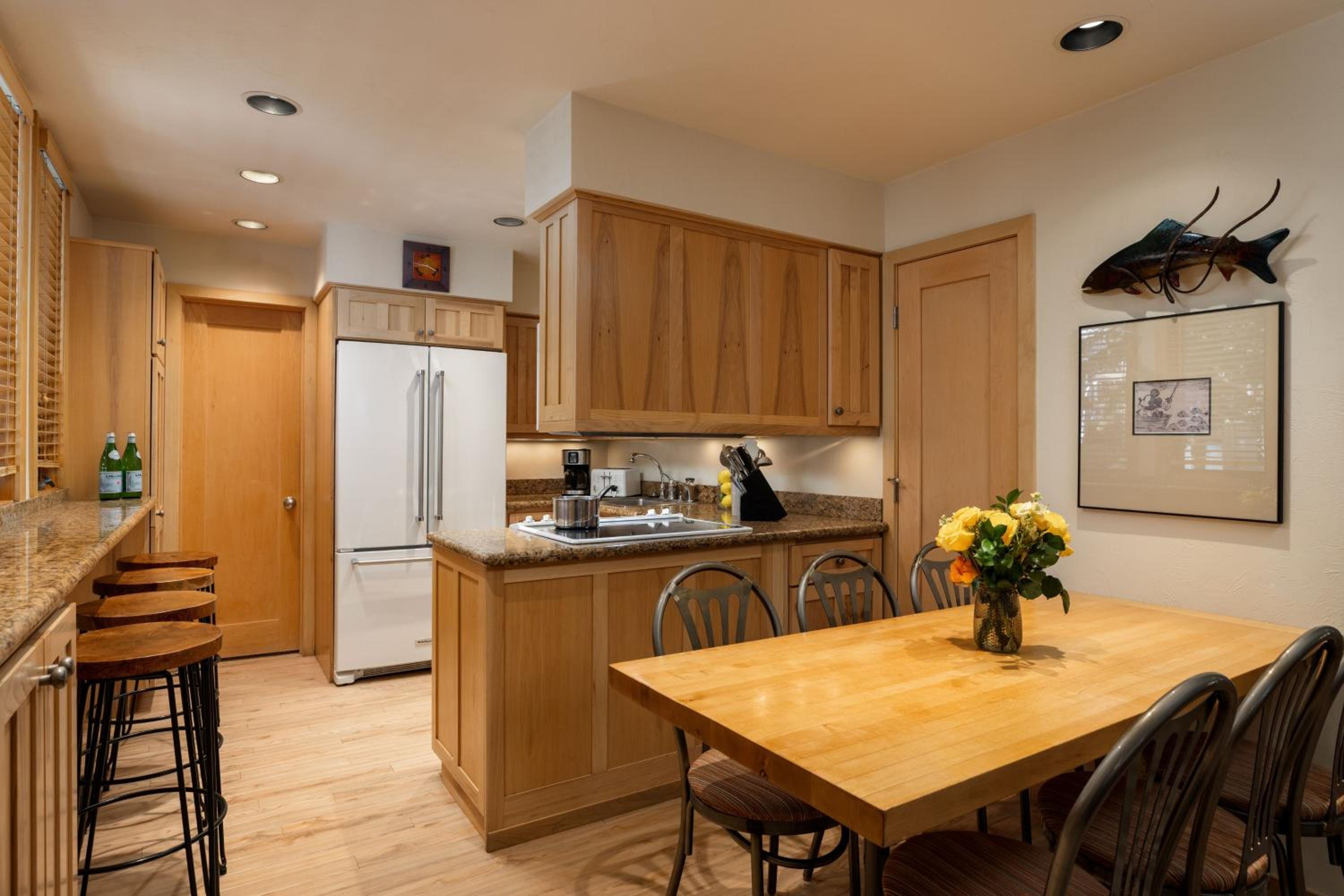 Tamarack 01 photo 2