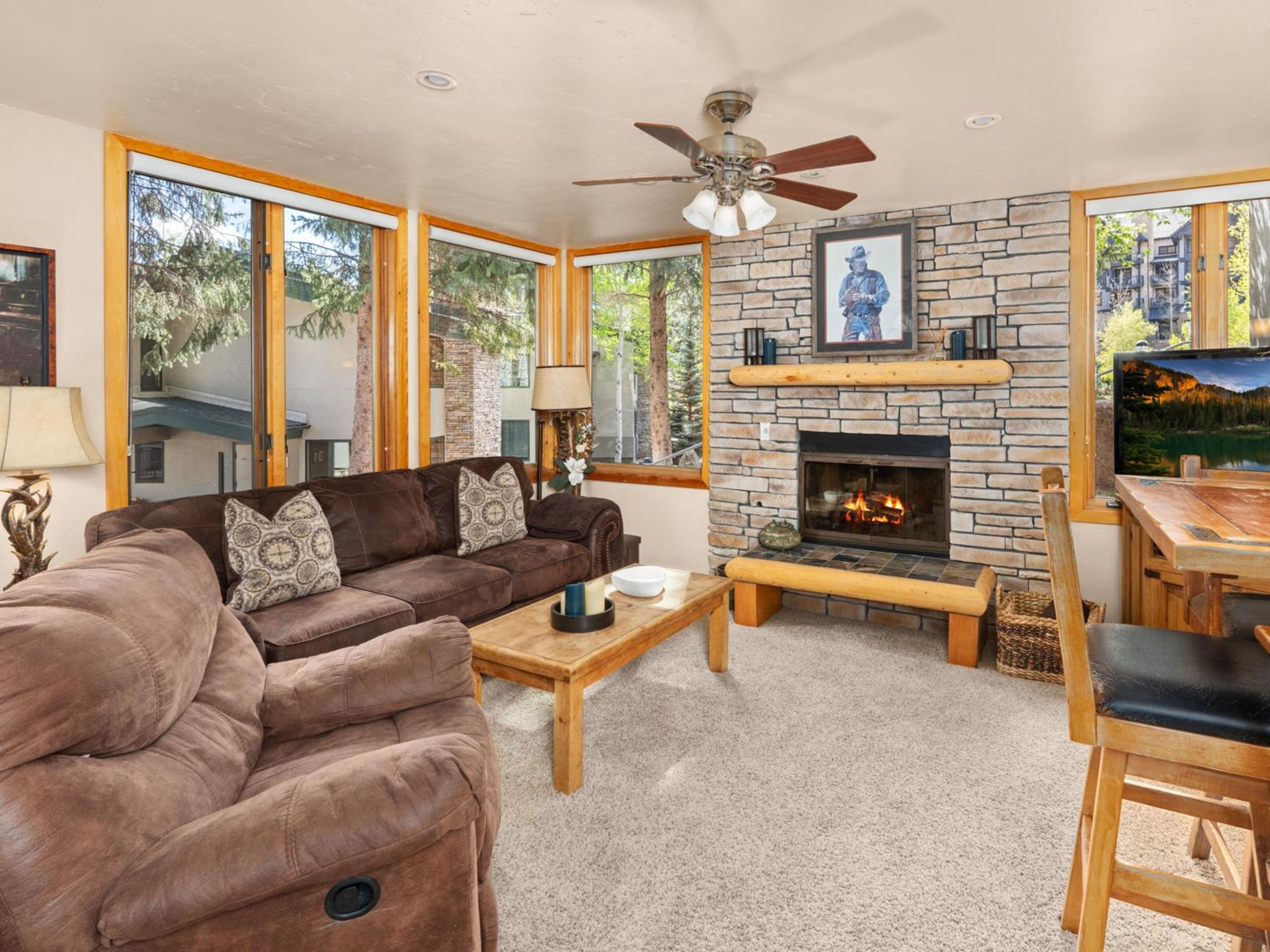 Tamarack 28 photo 1