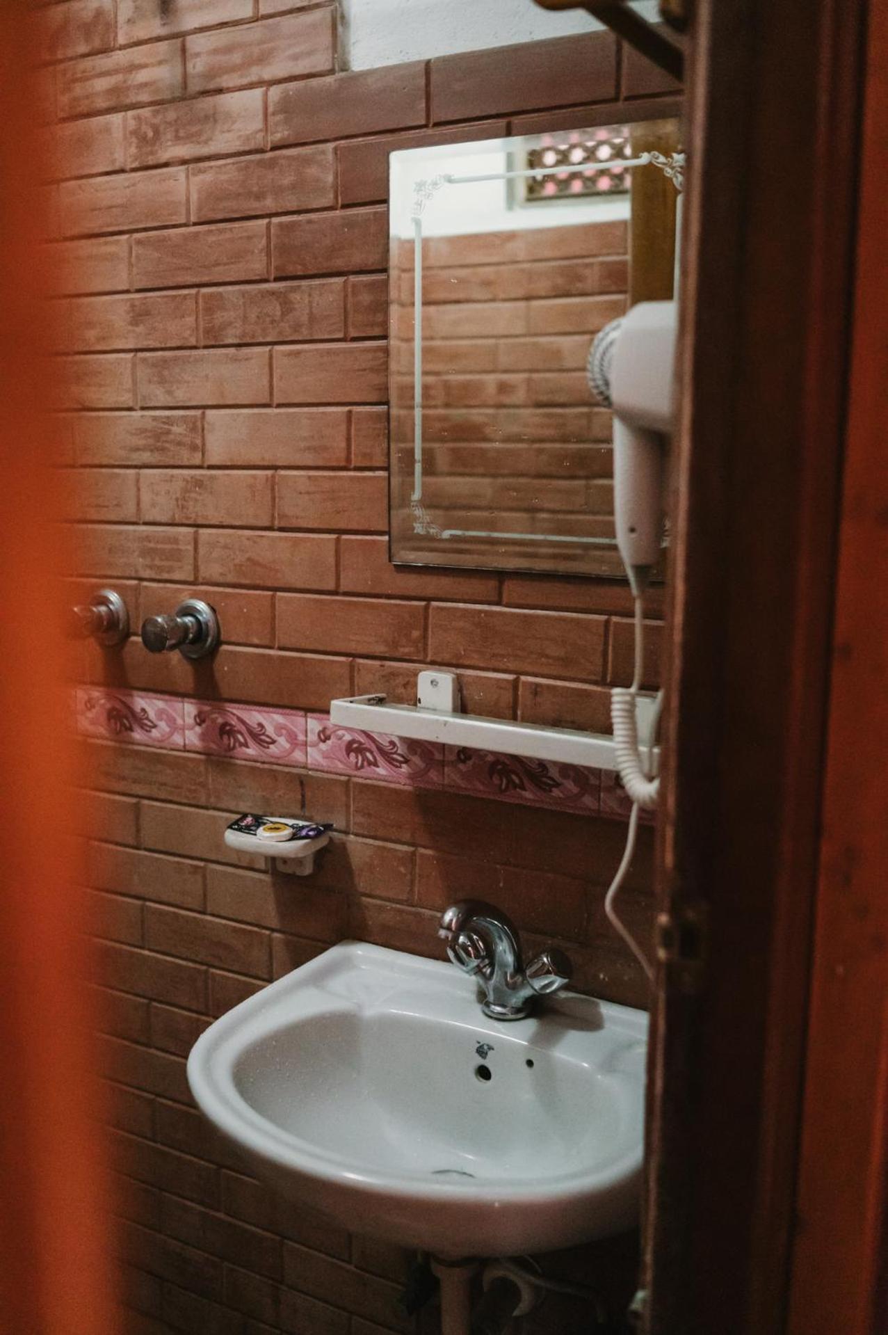 Budget Single Room photo 2