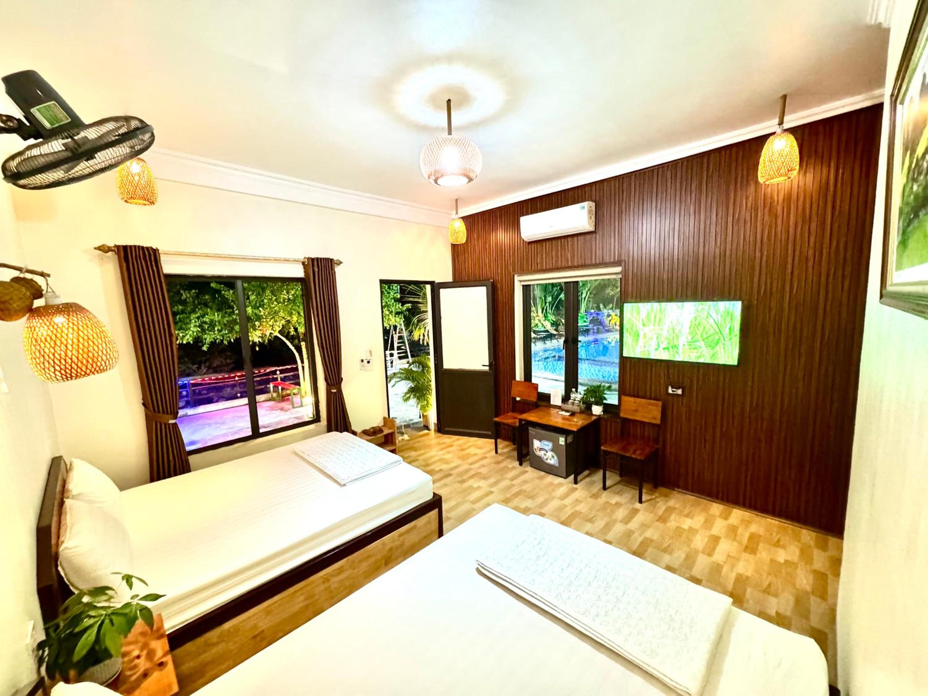 Quadruple Room with Mountain View