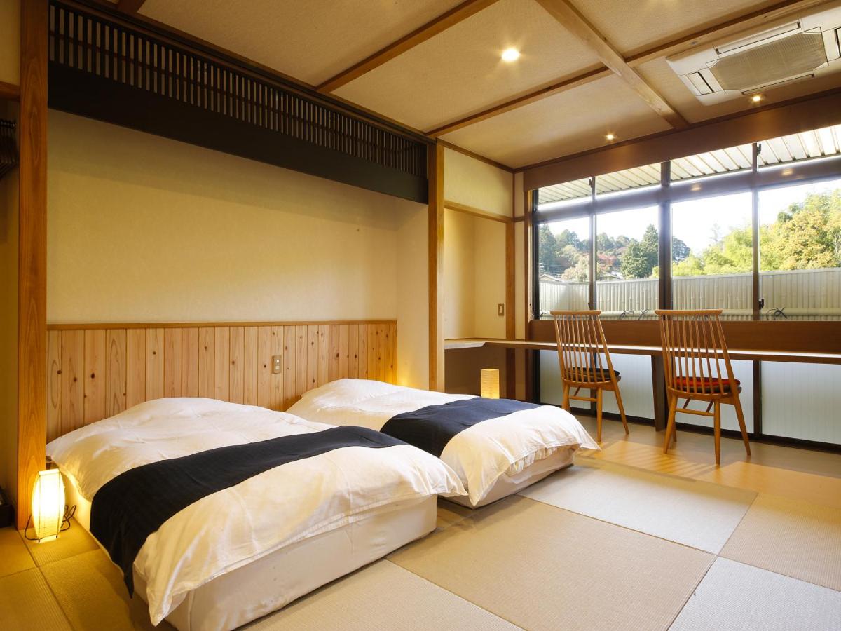 Modern Japanese-Style Room photo 1