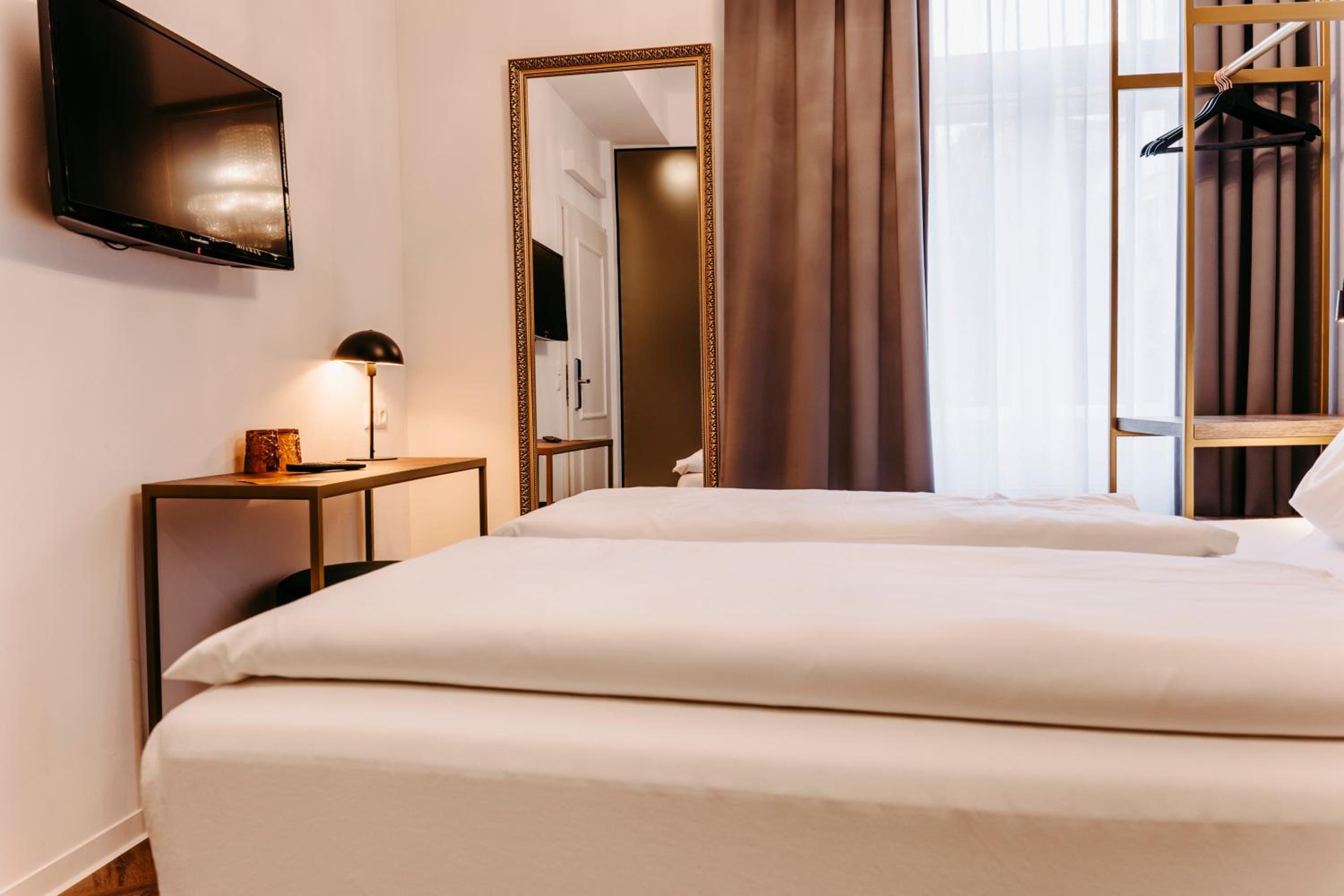 Single Room photo 2