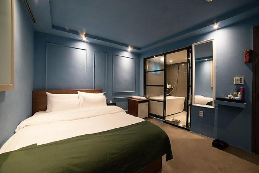 Premier Double Room No parking - Photo 2