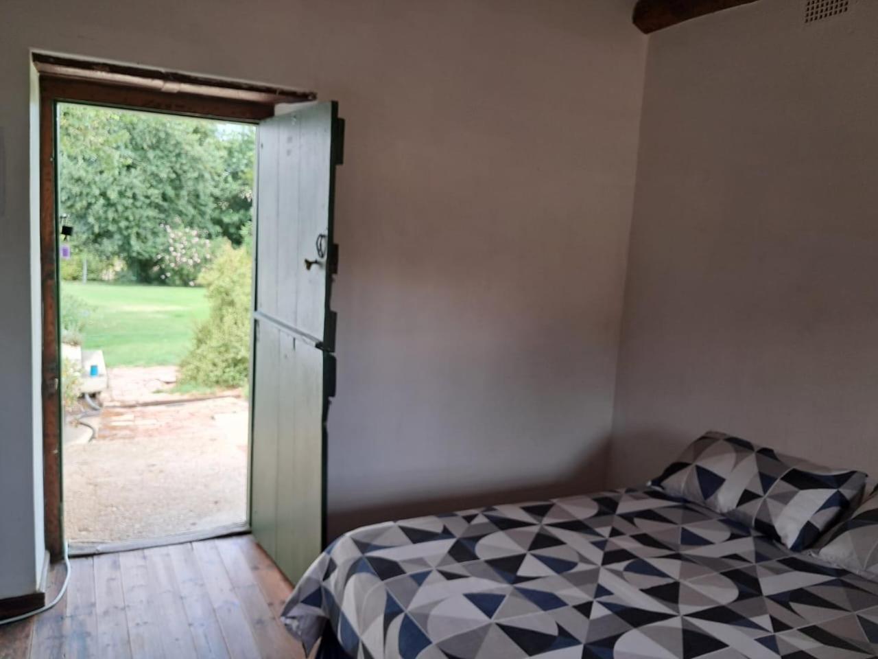 Budget Double Room photo 2