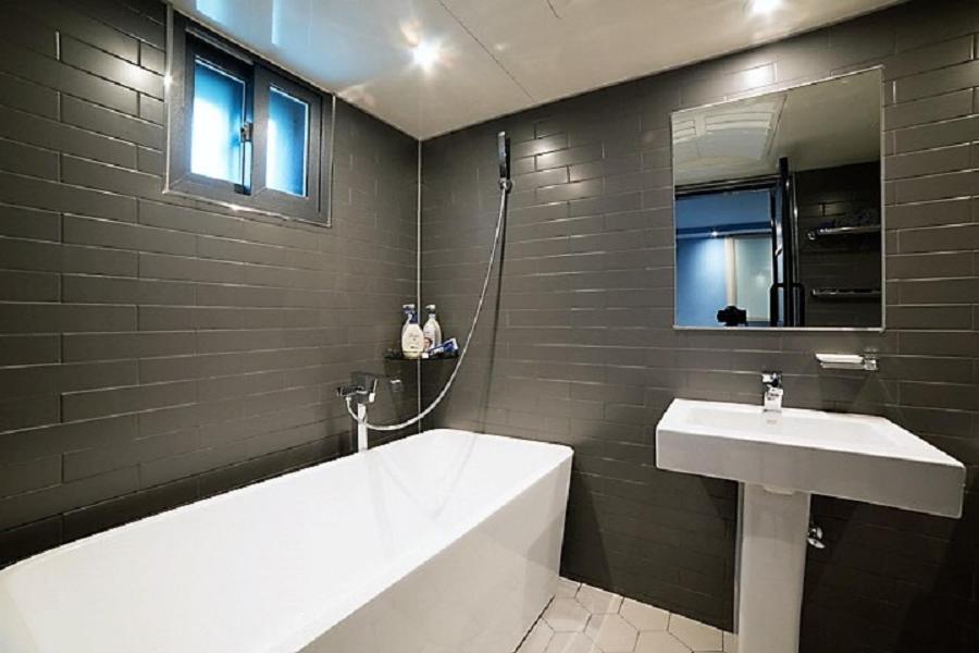 Premier Double Room No parking - Photo 18
