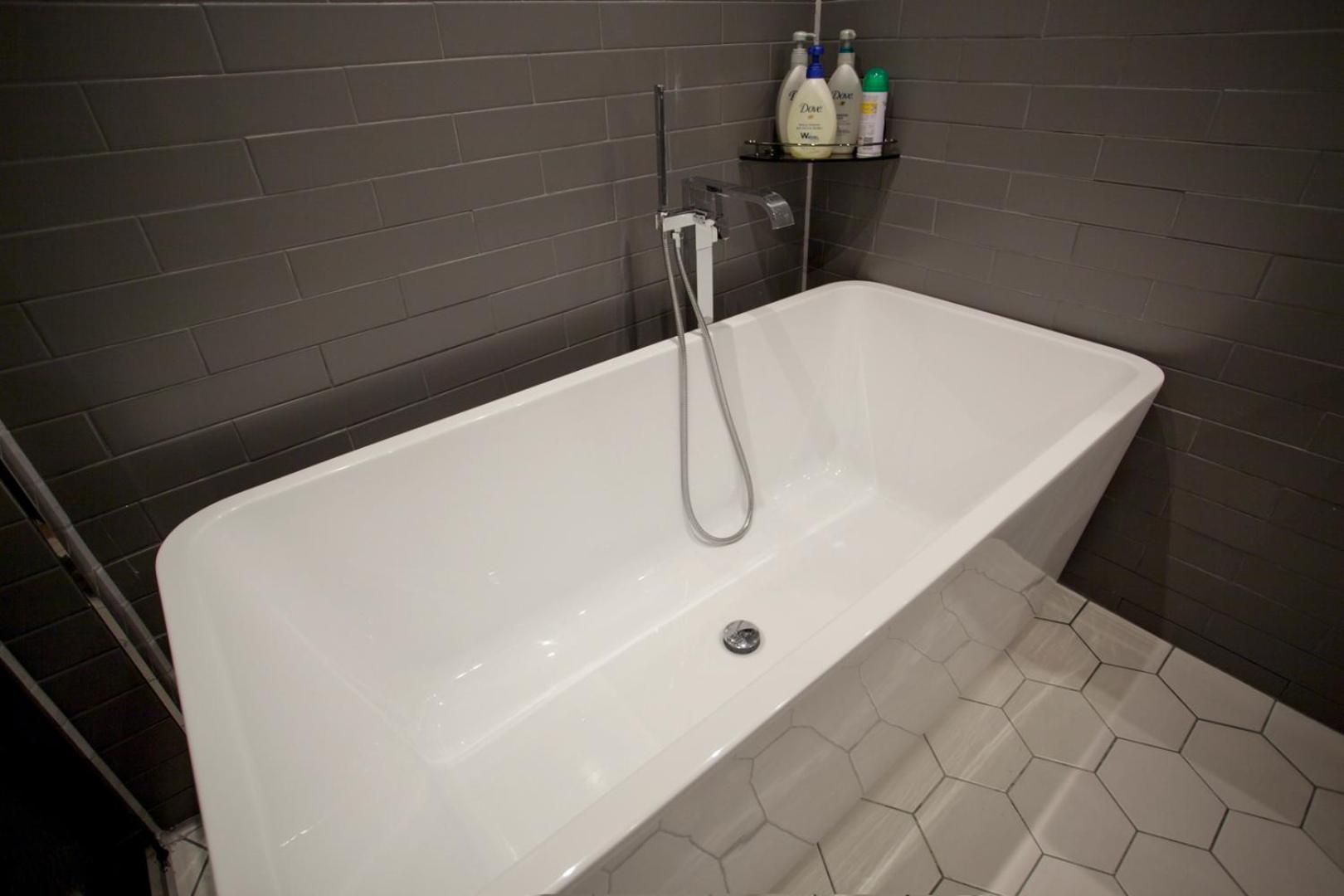 Premier Double Room No parking - Photo 22