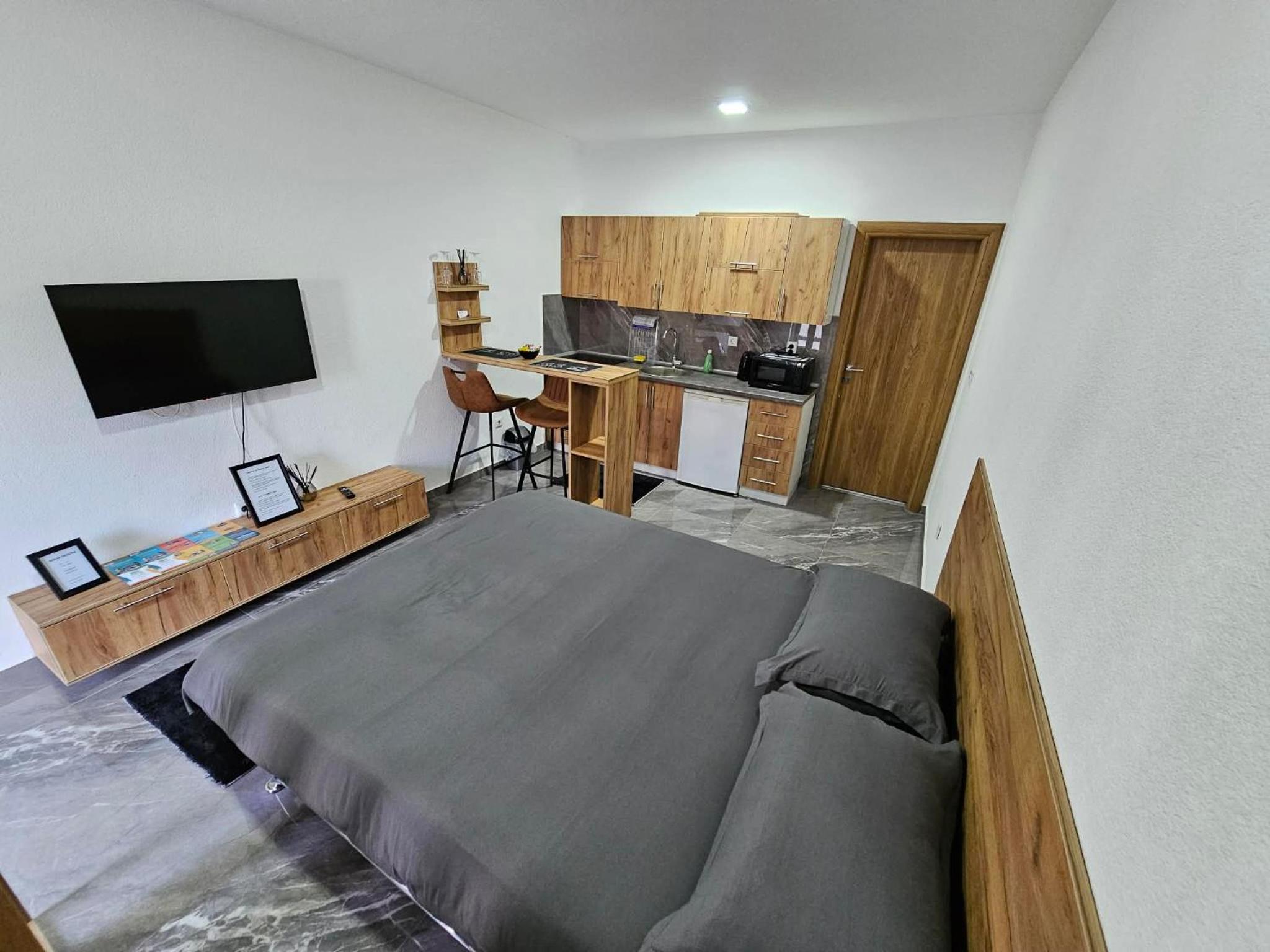 Studio Apartment
