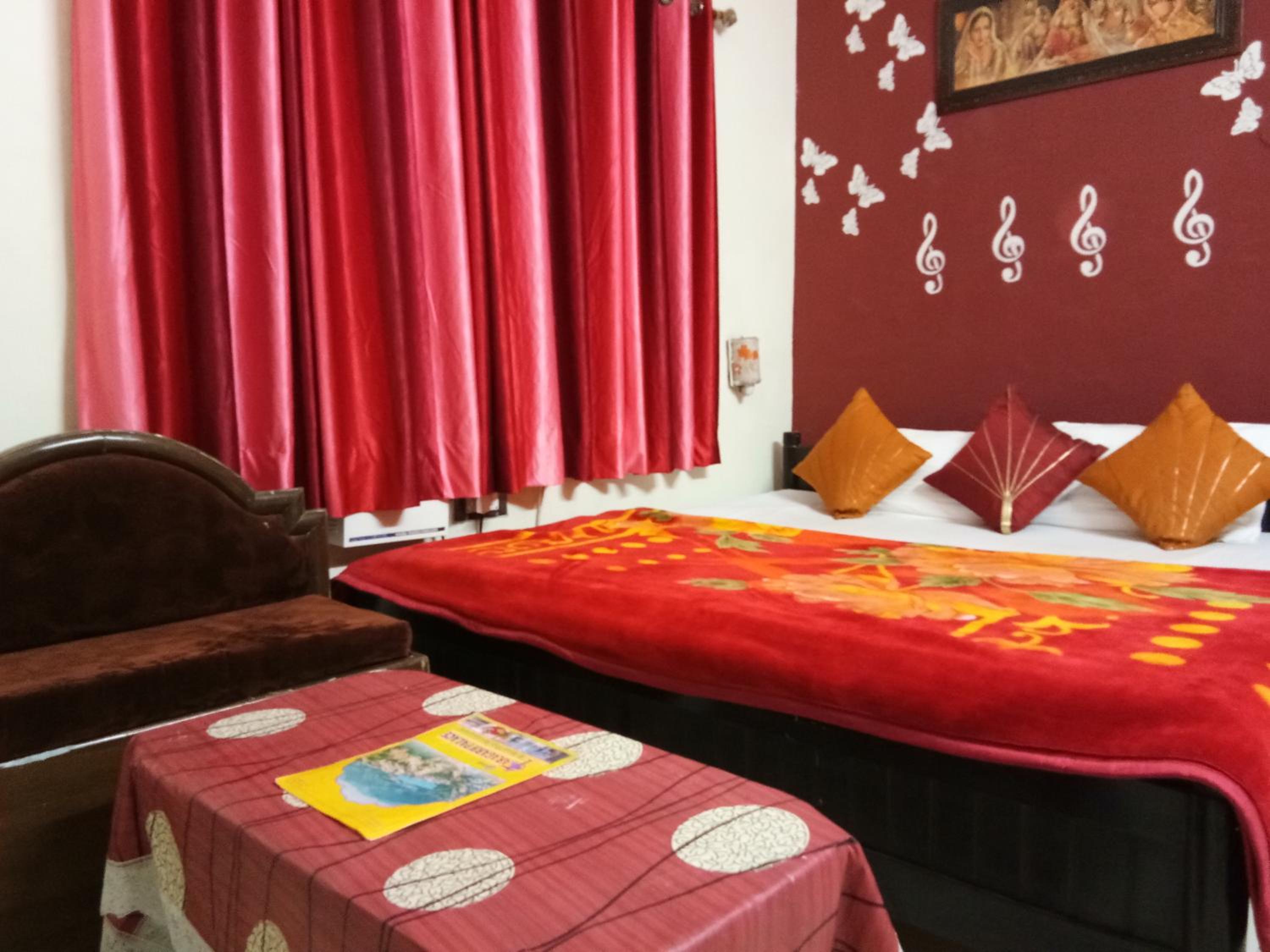 Standard King Room photo 3