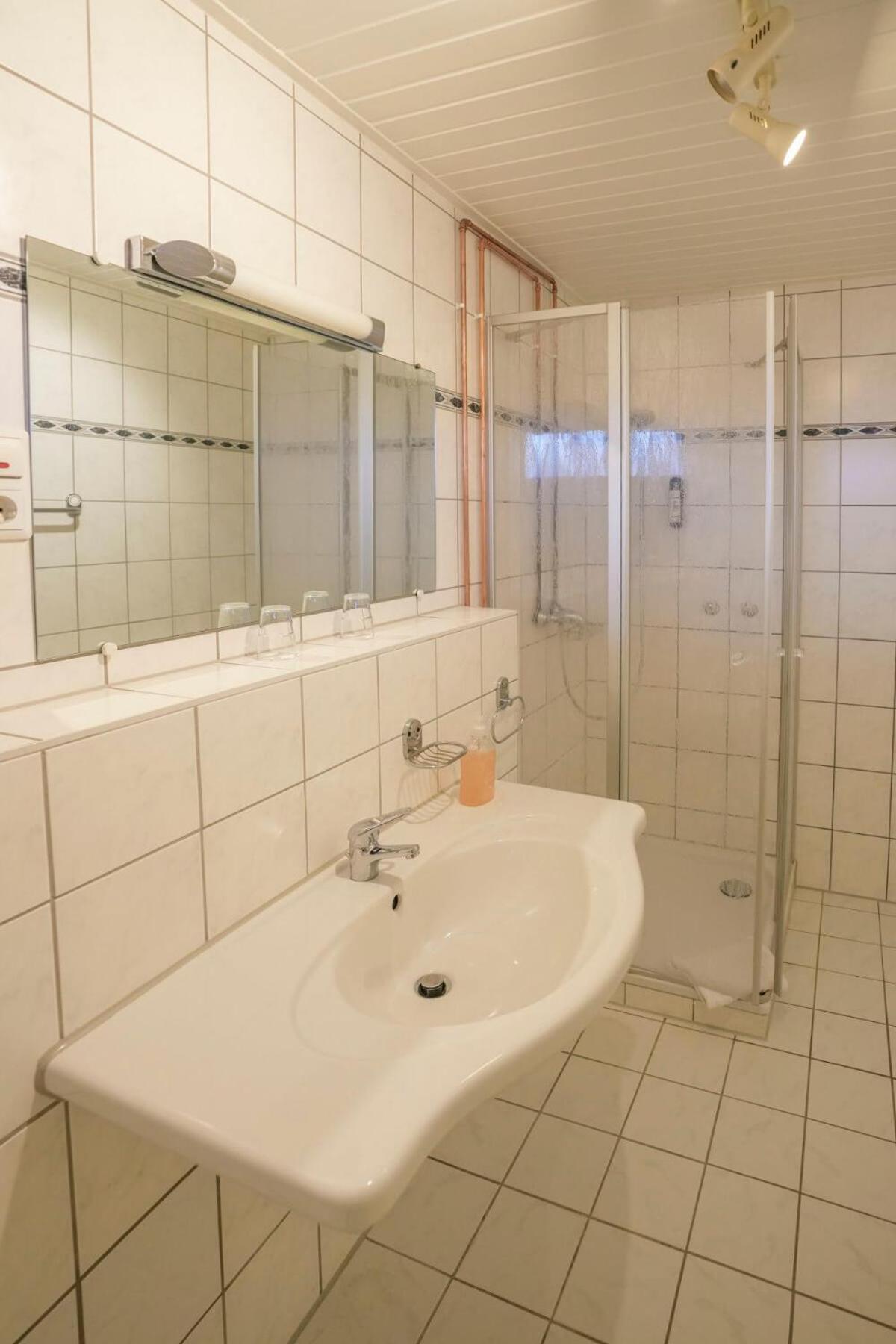Standard Doppelzimmer mit Moselblick und Balkon photo 1