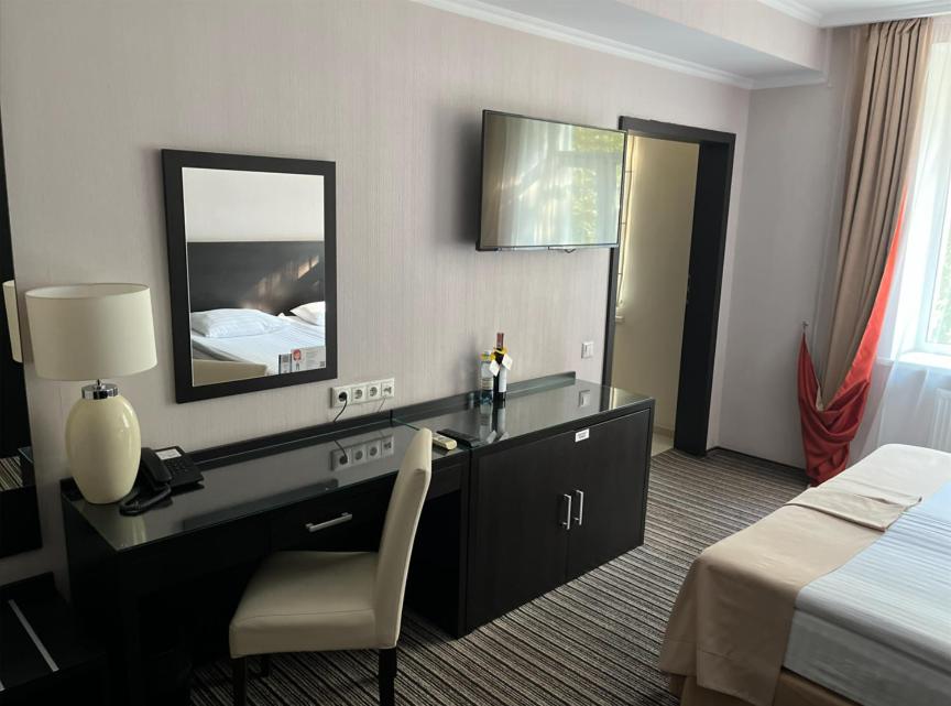 Double or Twin Room - Disability Access photo 3
