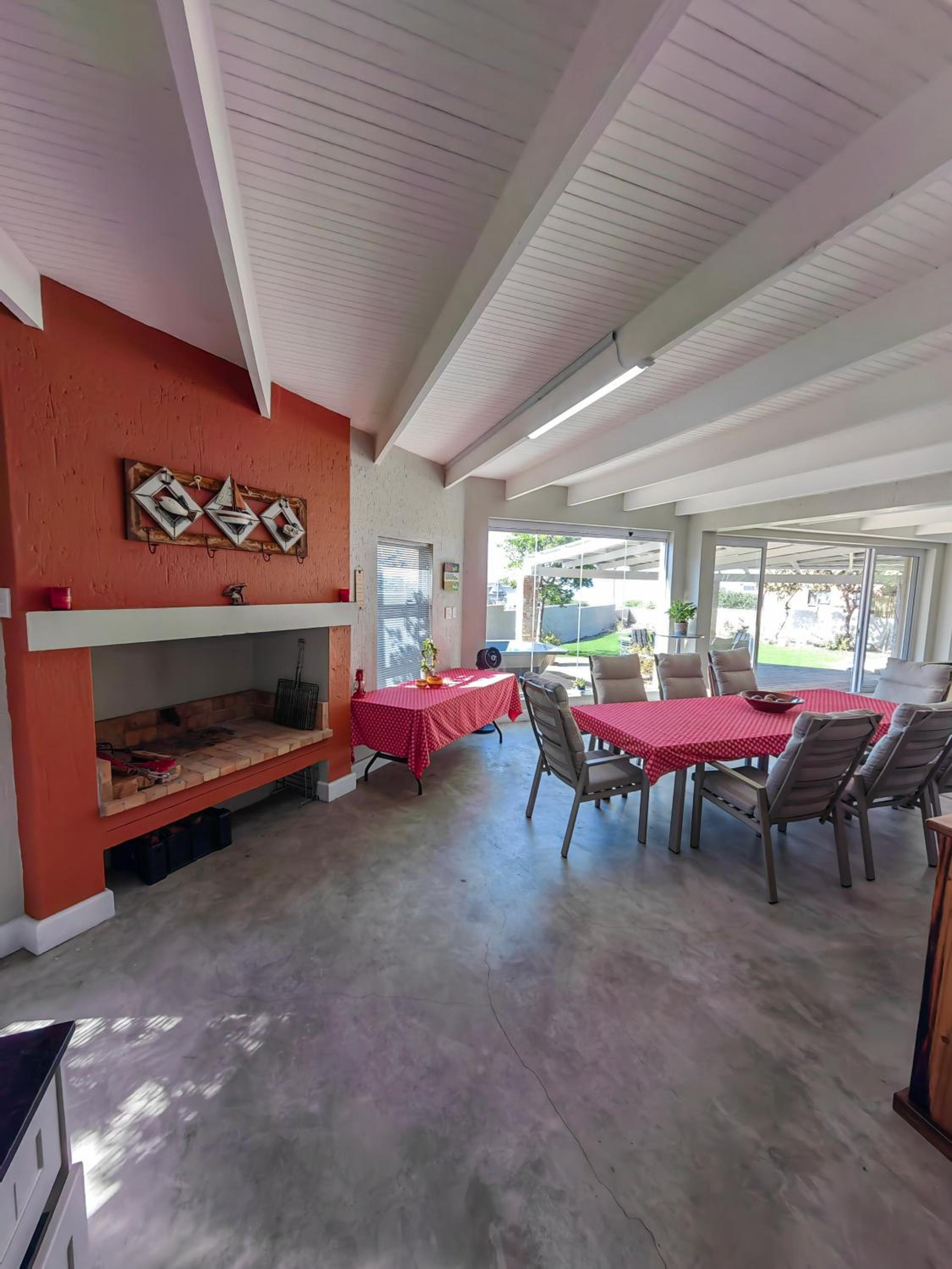 Deluxe Holiday Home