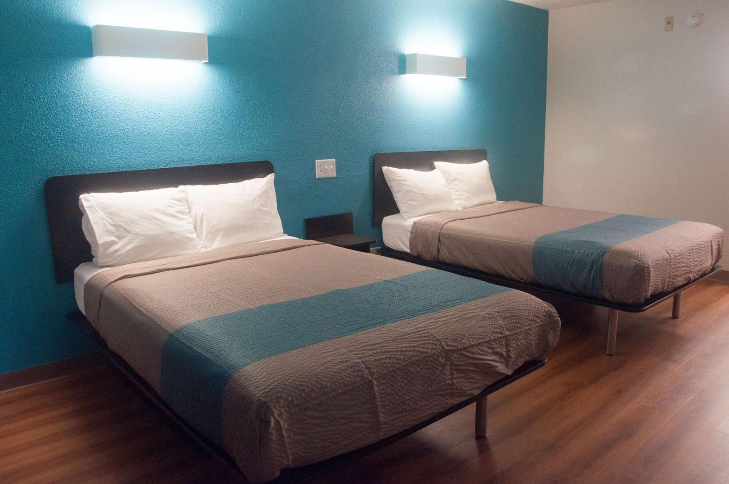 Quadruple Room - Non-Smoking - Photo 4
