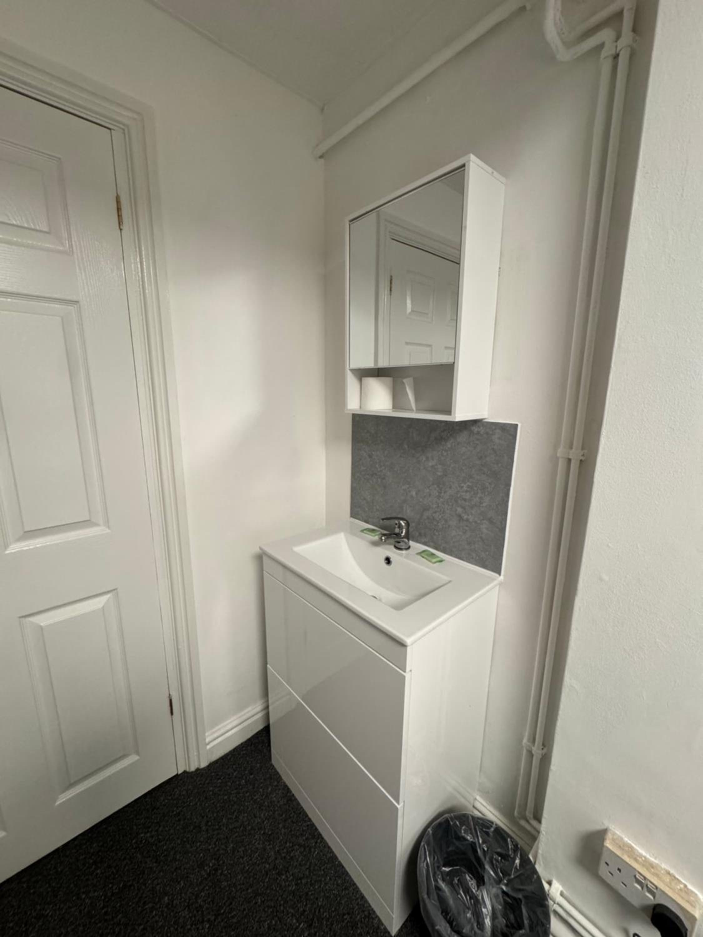 One-Bedroom Apartment - Non-Smoking