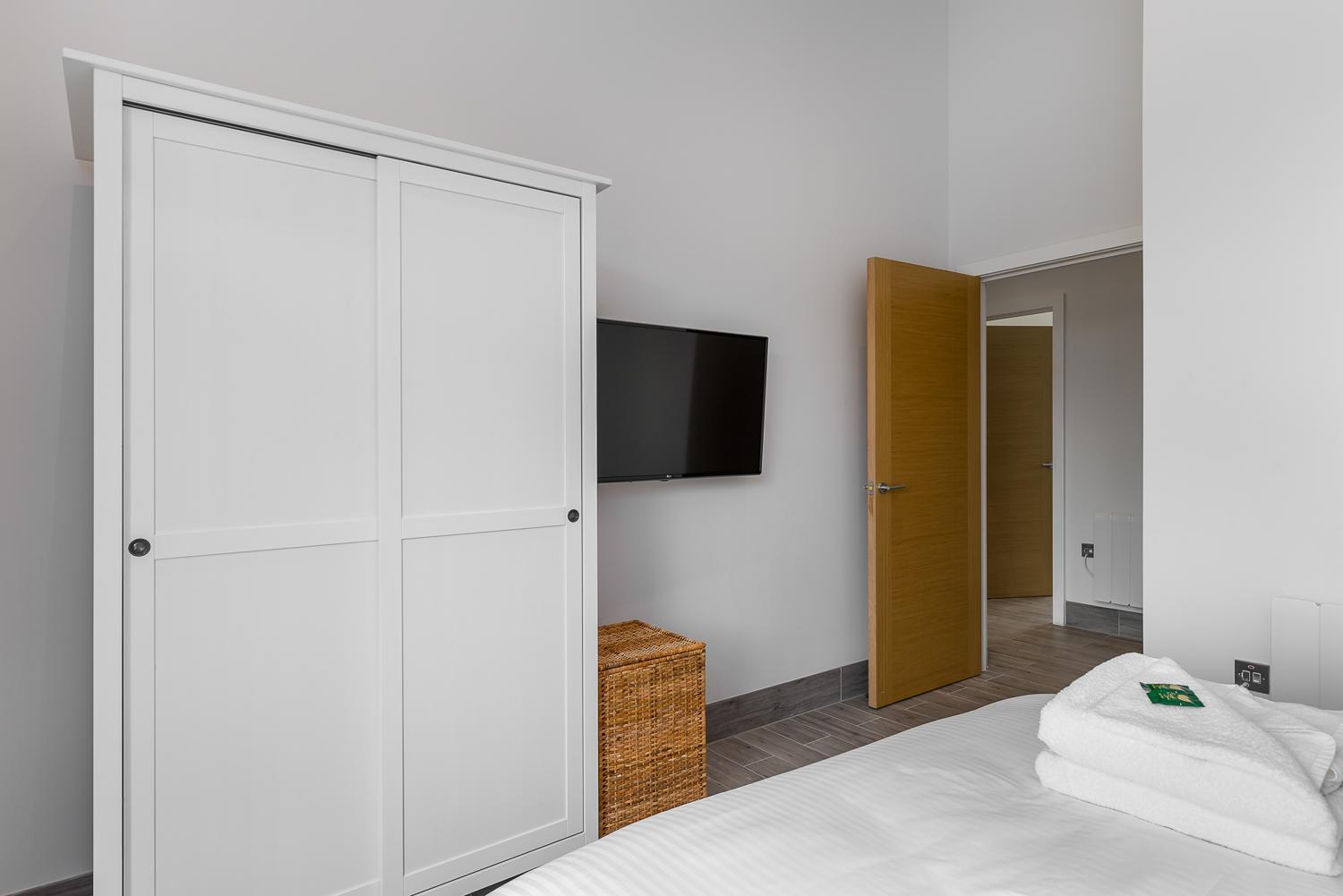 Two-Bedroom Deluxe Apartment with Garden View