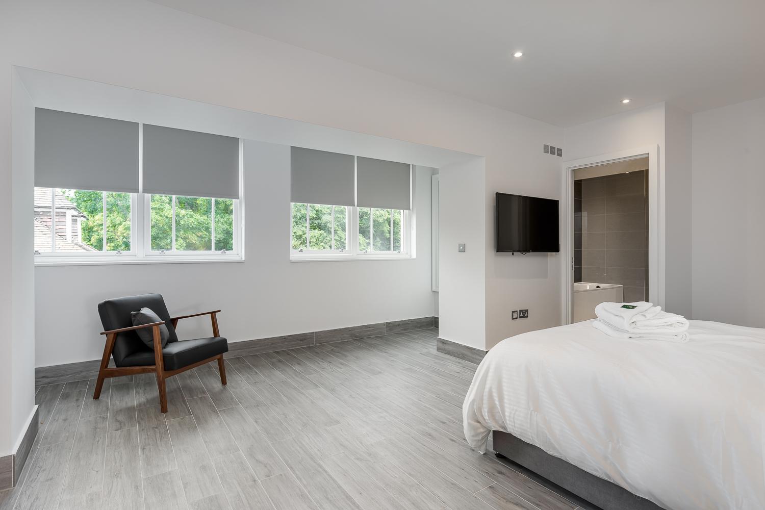 Deluxe One-Bedroom Apartment with Garden View photo 2