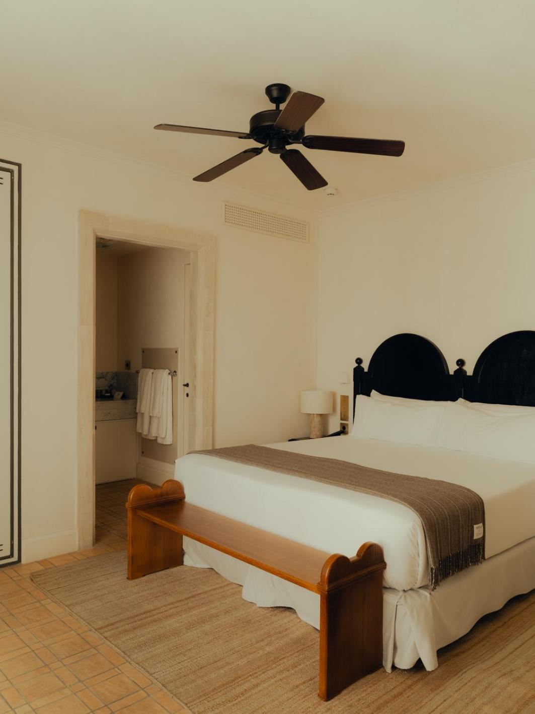 Two-Bedroom Suite - Photo 2
