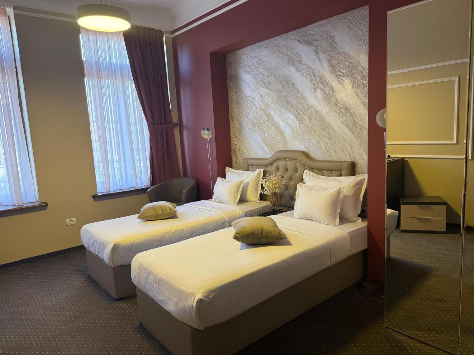 Deluxe Twin Room photo 2