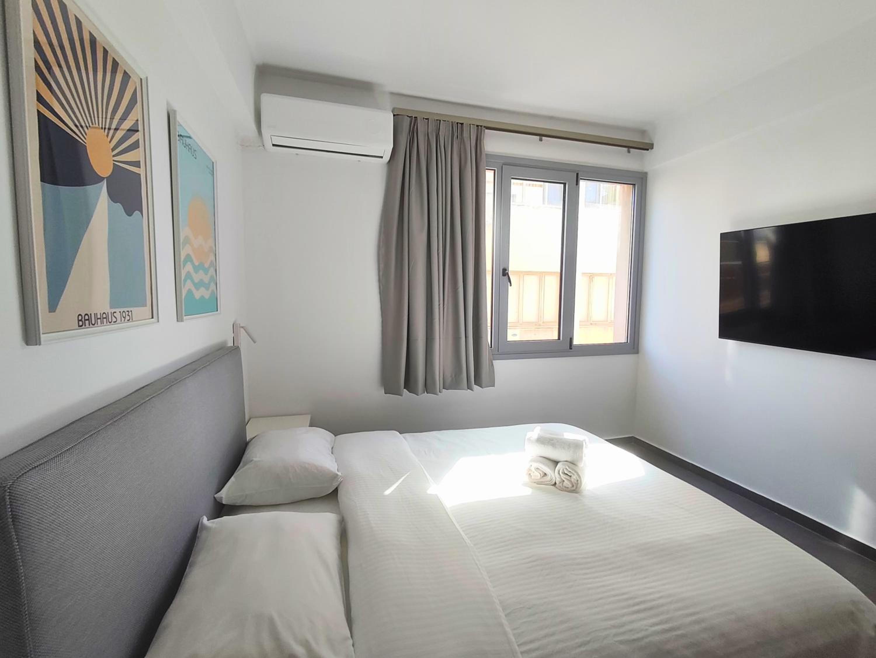Apartment with City View photo 3