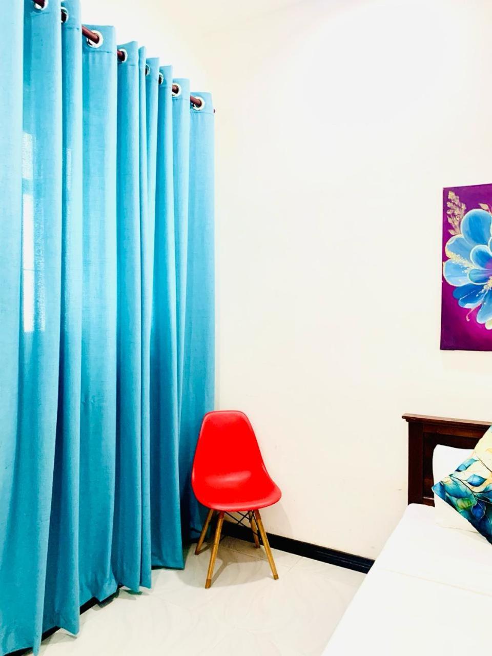 Small Single Room photo 2