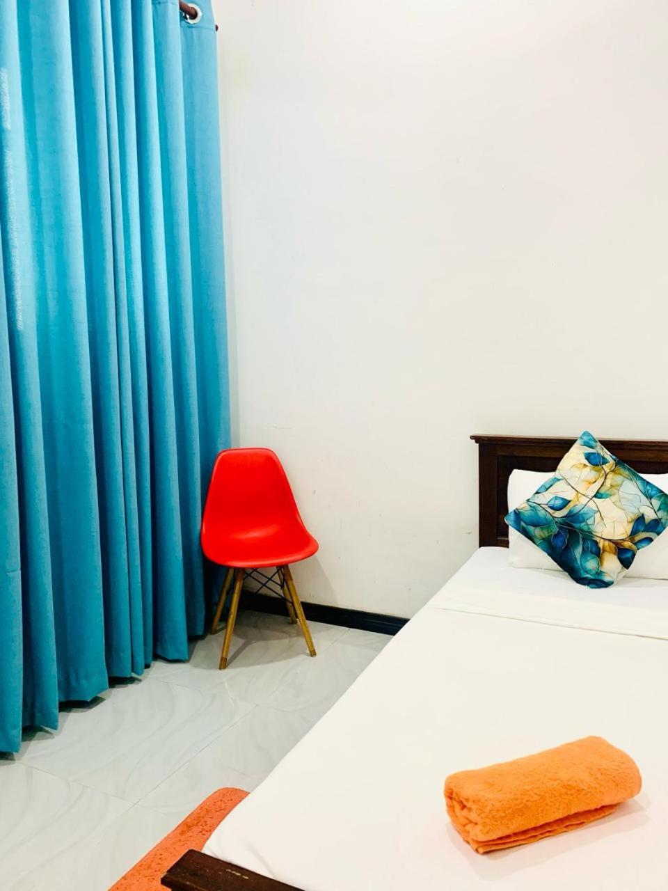 Small Single Room photo 3