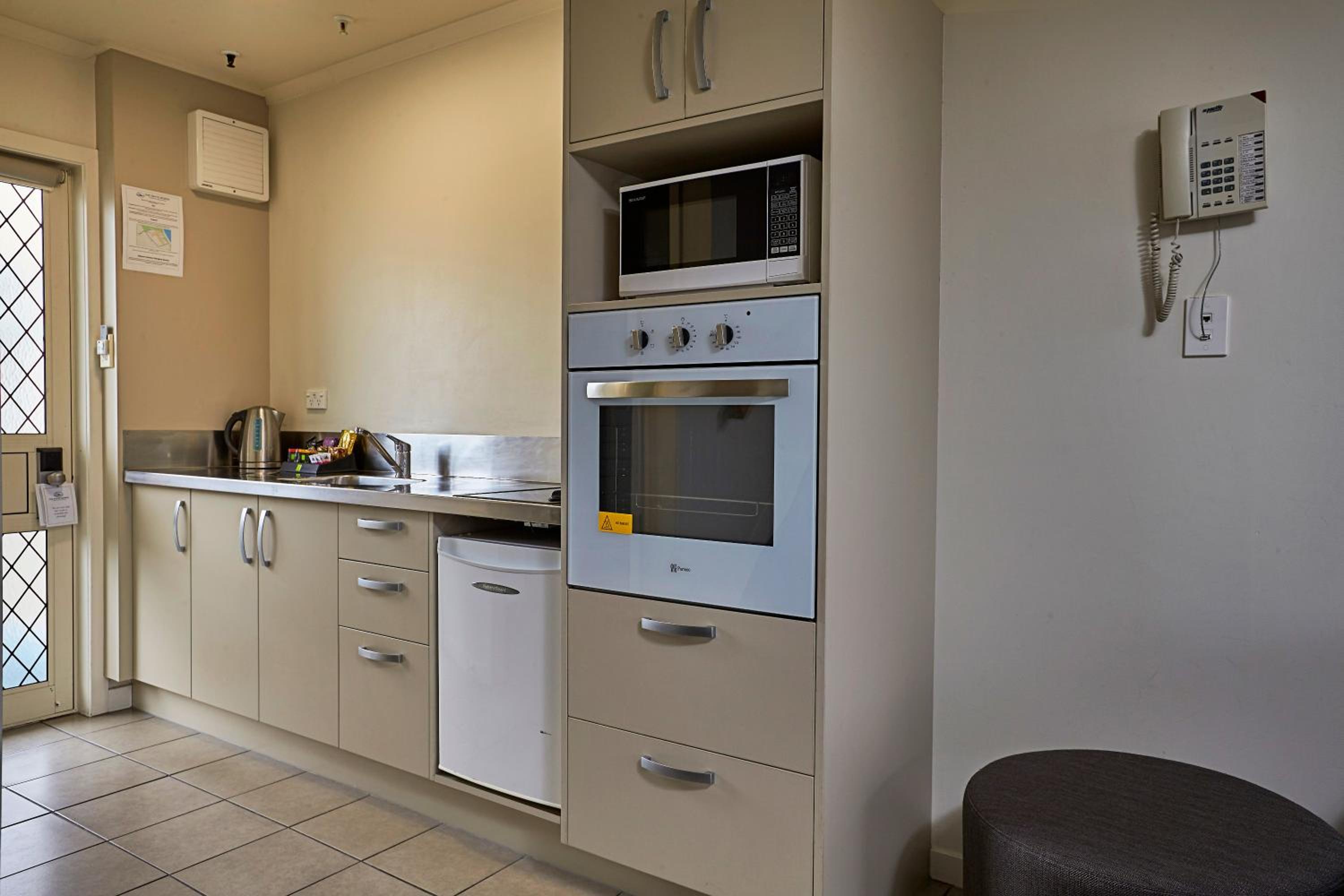 Two Bedroom Family Apartment - Photo 6