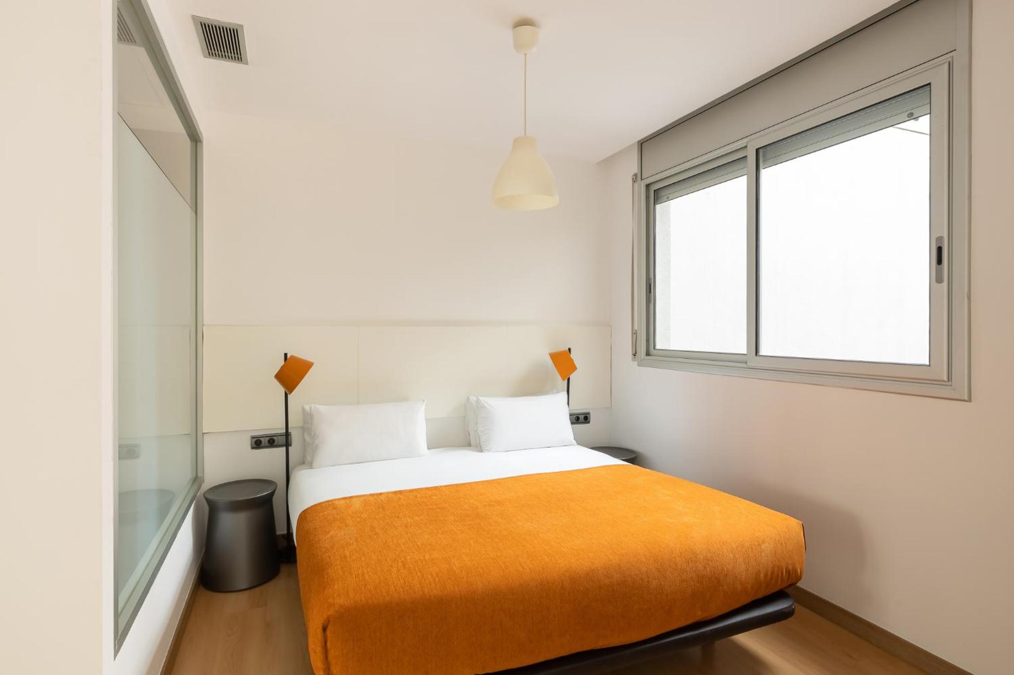 One-Bedroom Apartment photo 2