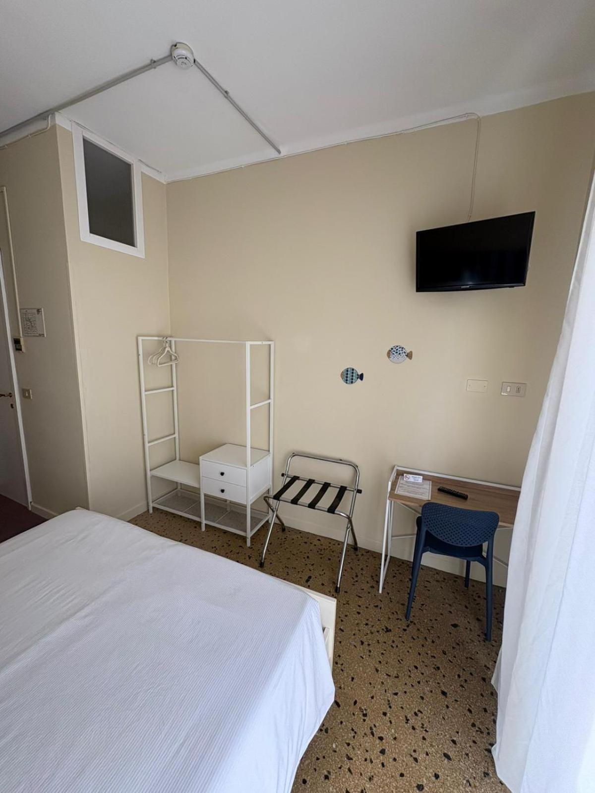 Double or Twin Room with Sea View