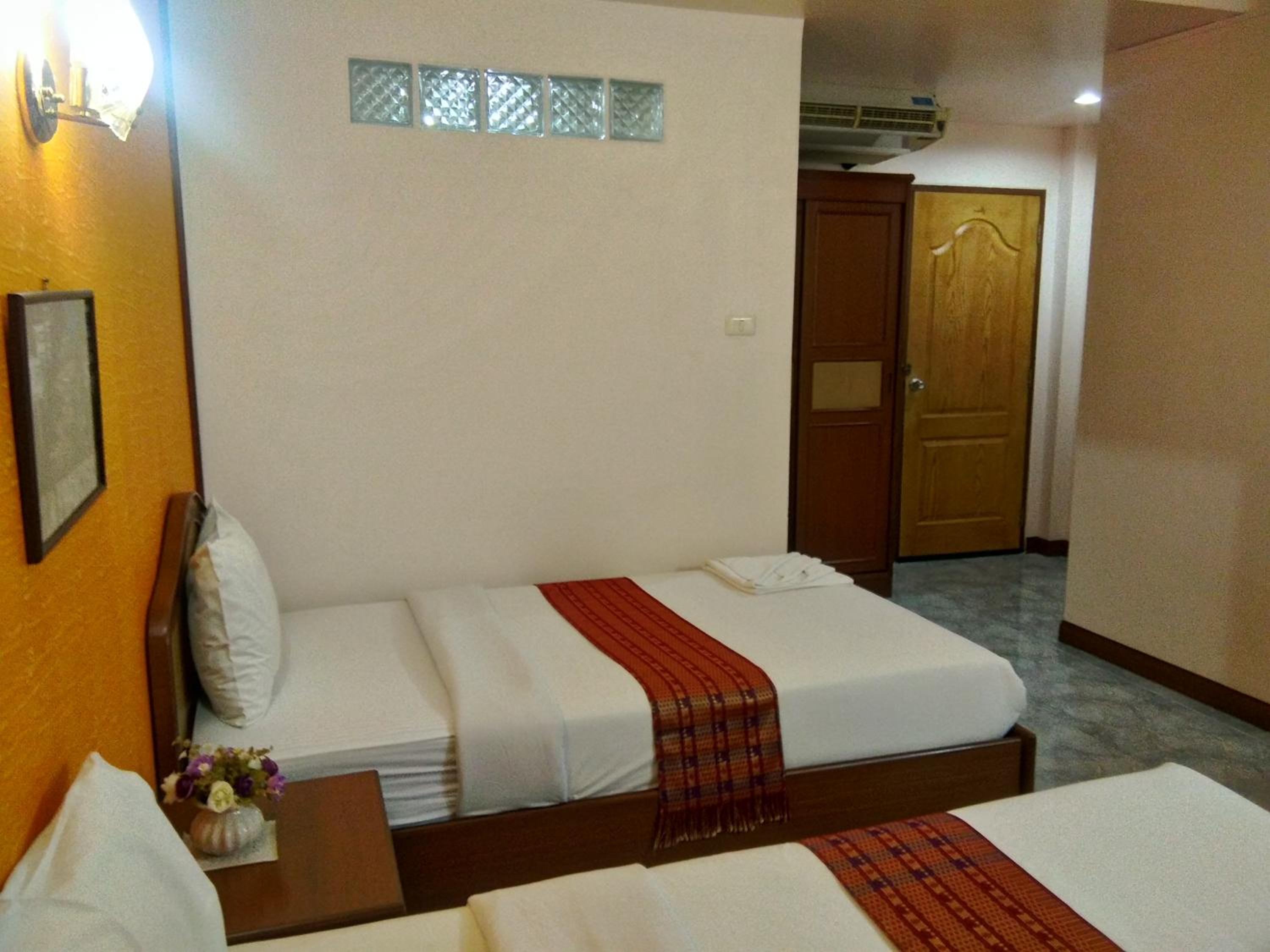 Deluxe Twin Room - Photo 7