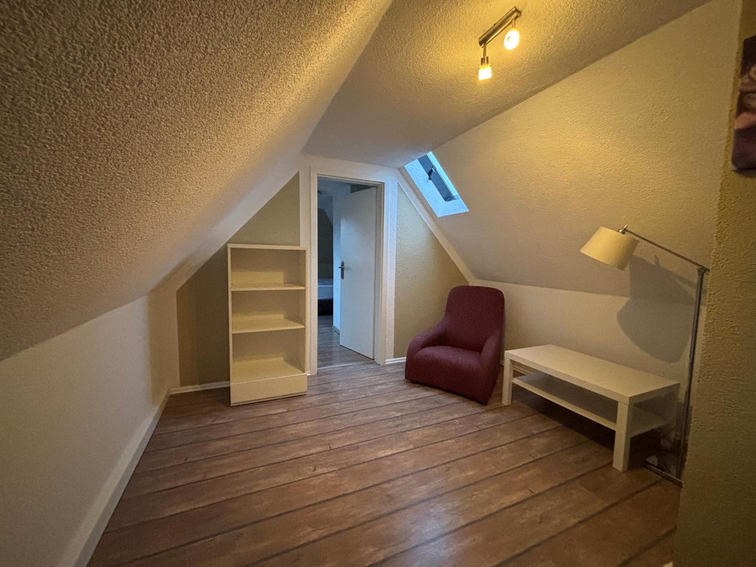 Single Room with Shared Bathroom photo 2