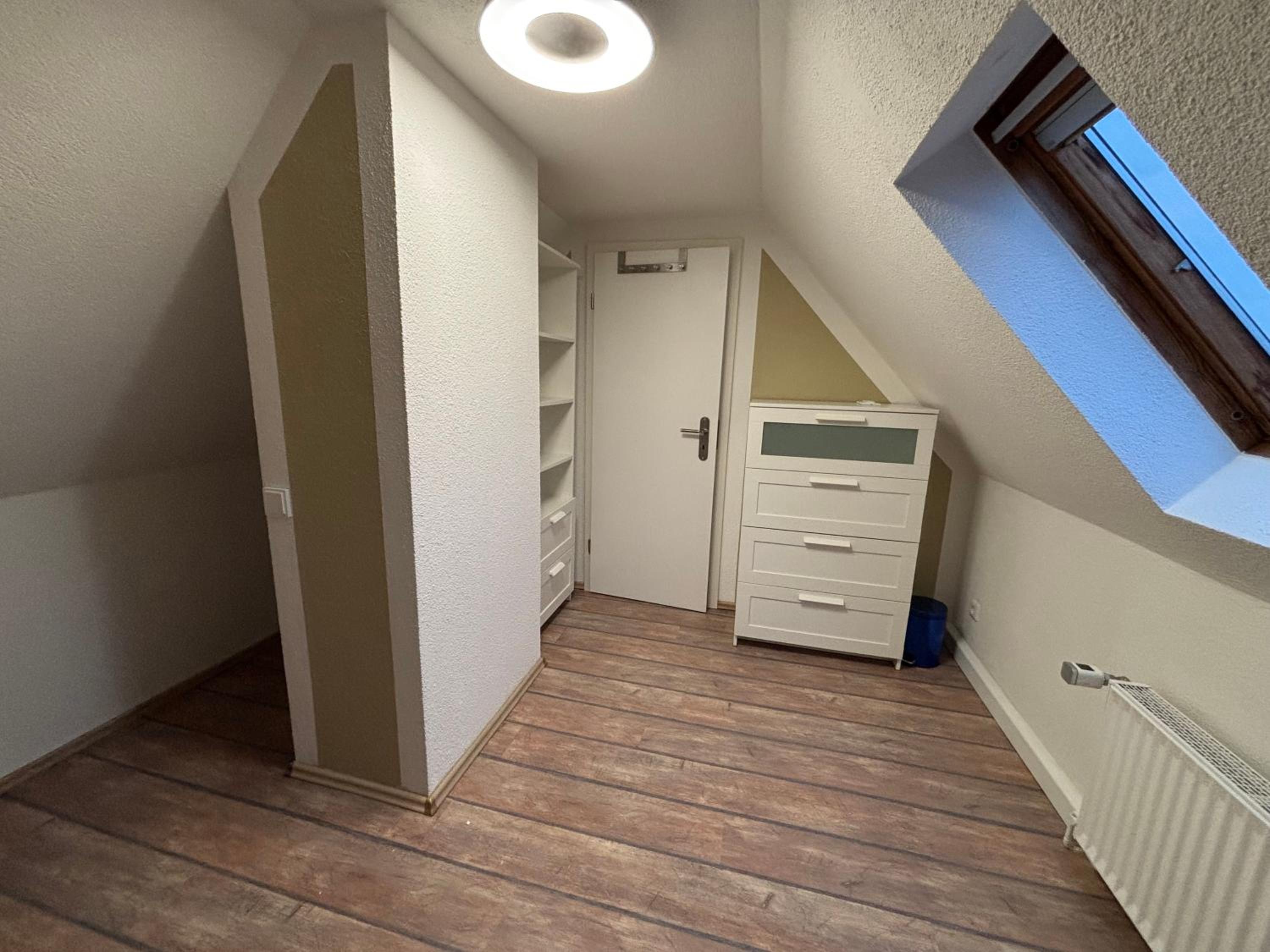 Single Room with Shared Bathroom photo 3