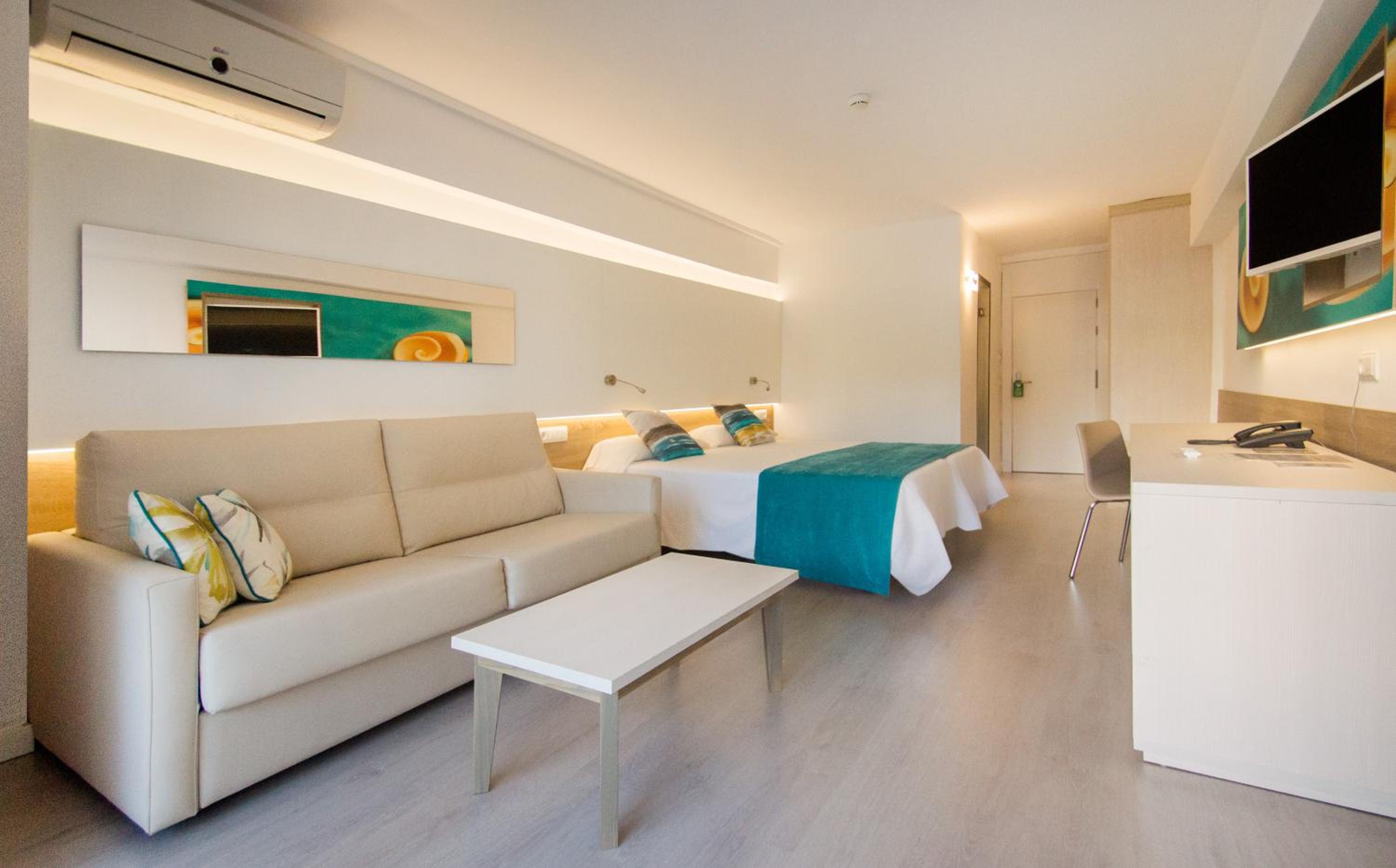Double or Twin Room - Photo 2