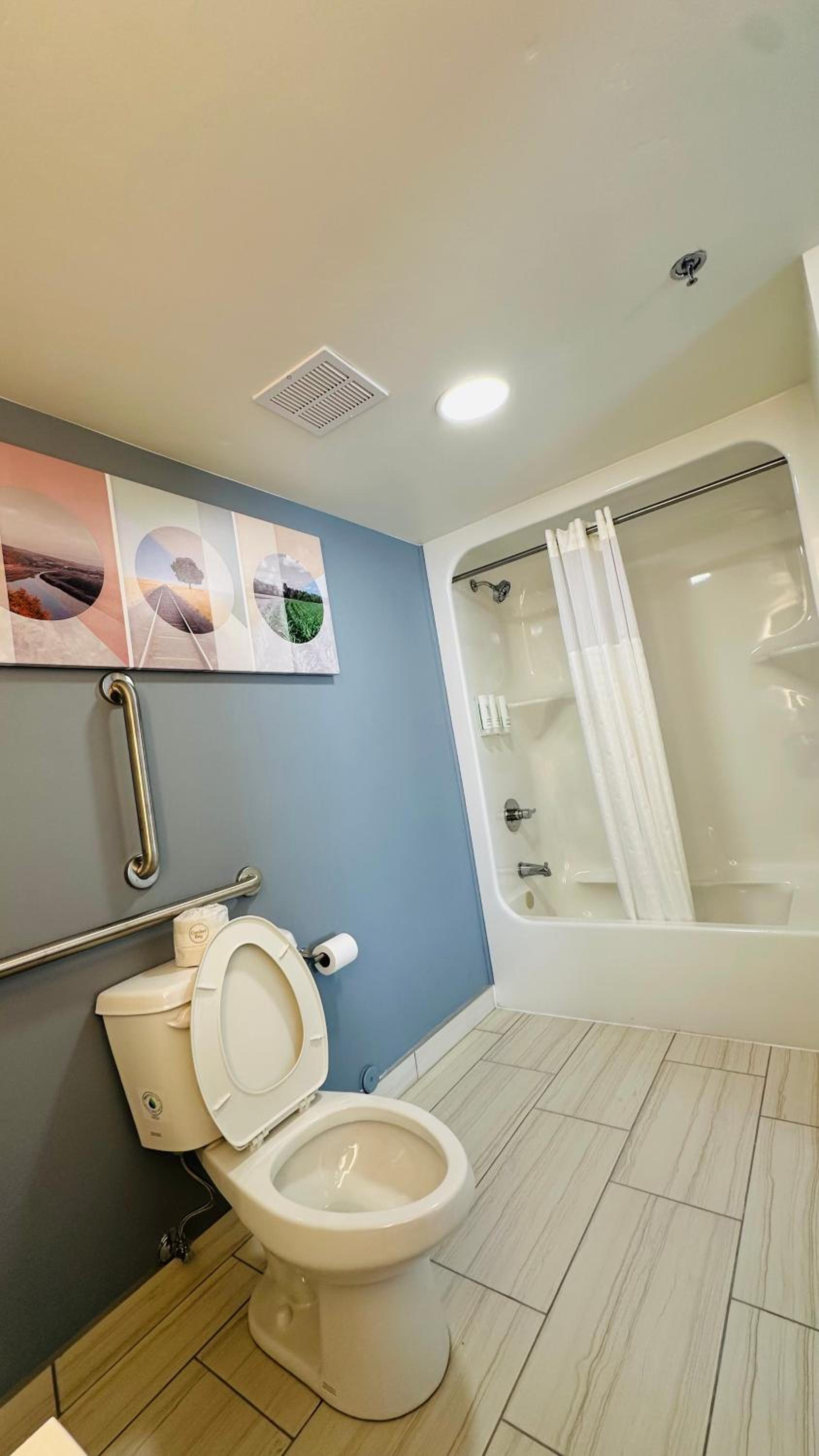 Queen Room - Accessible/Nonsmoking - Photo 1