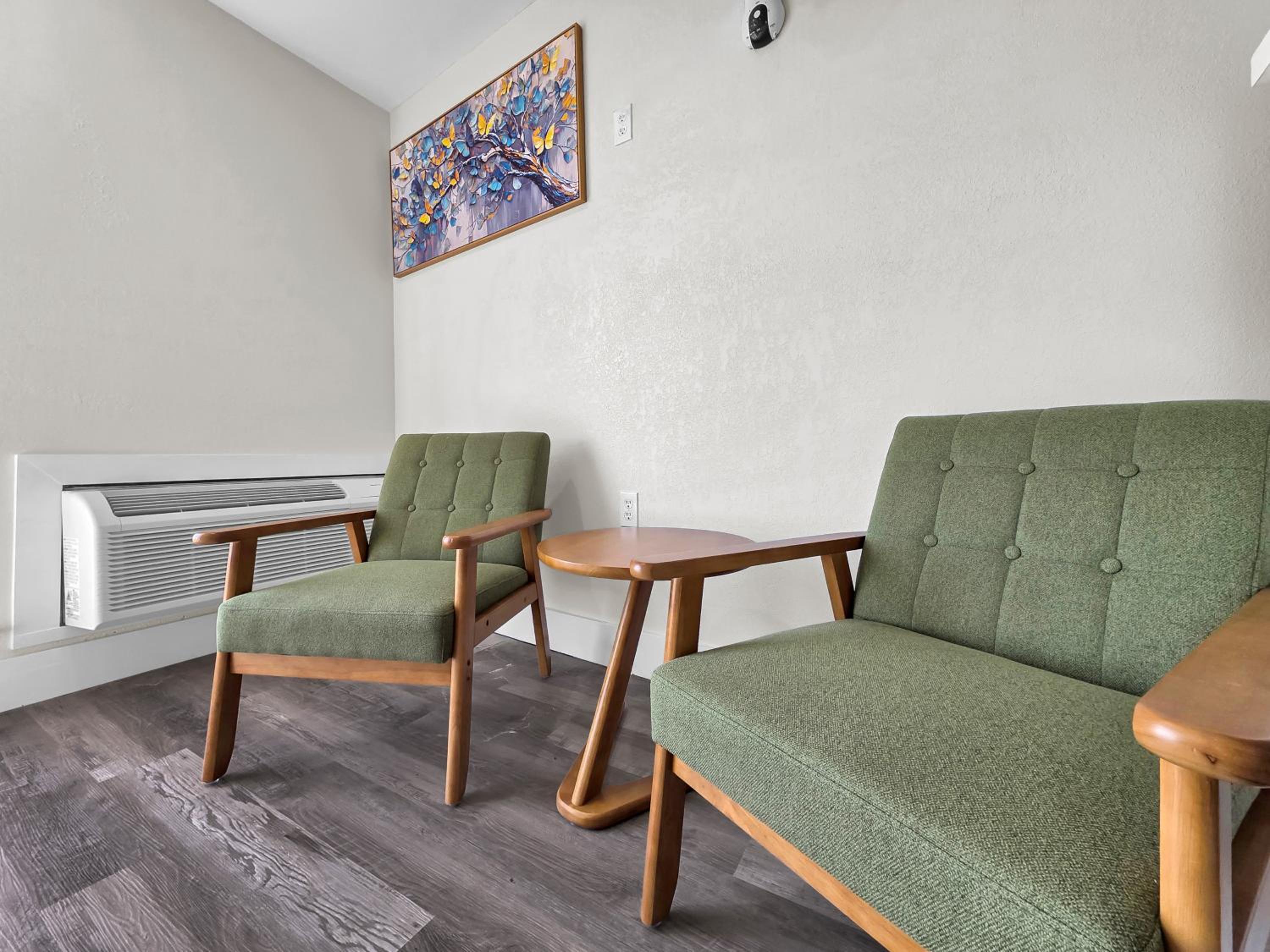 Deluxe Family Room photo 2