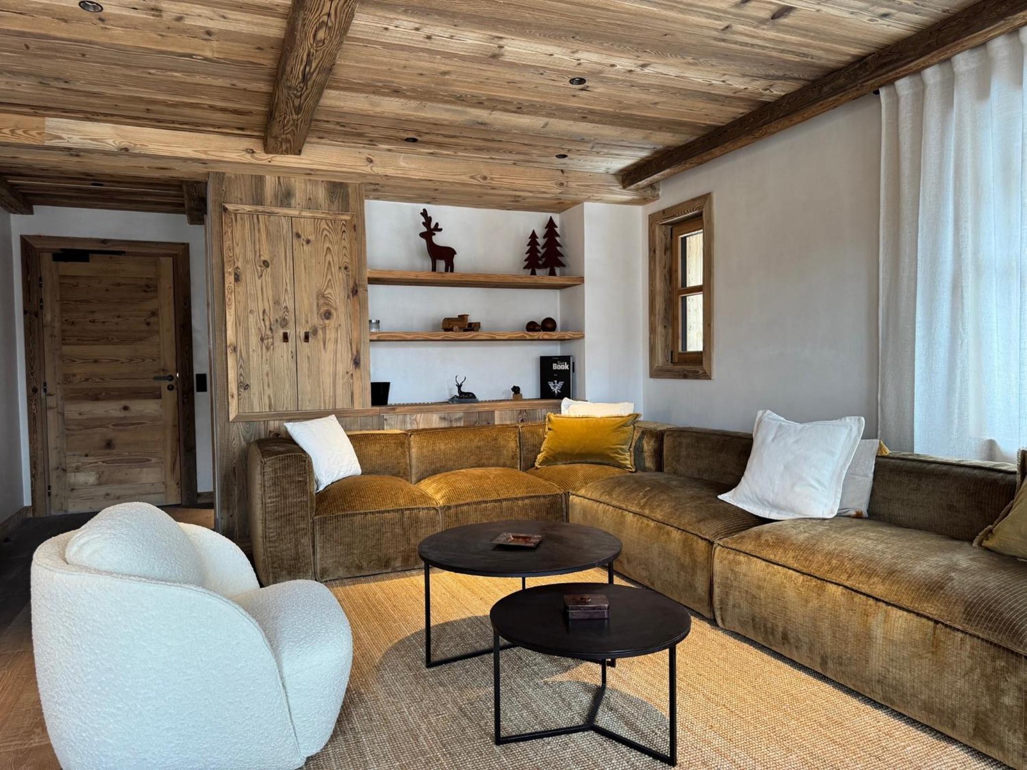 Three-Bedroom Deluxe Apartment