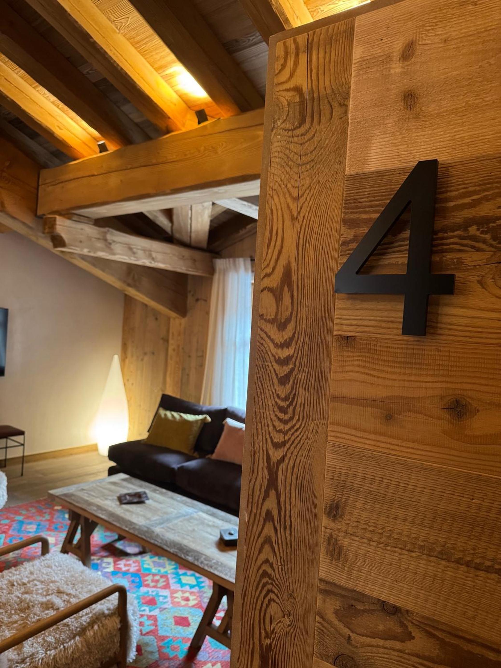 Four-Bedroom Luxury Apartment Four-Bedroom Luxury Apartment
