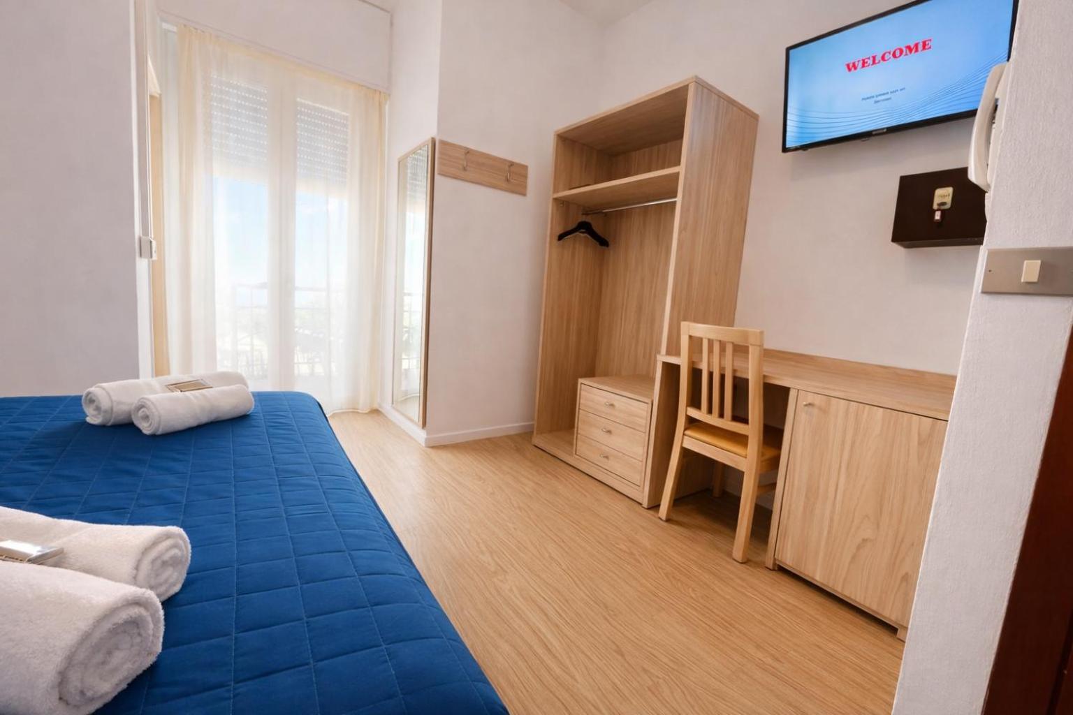 Family Room - Photo 2