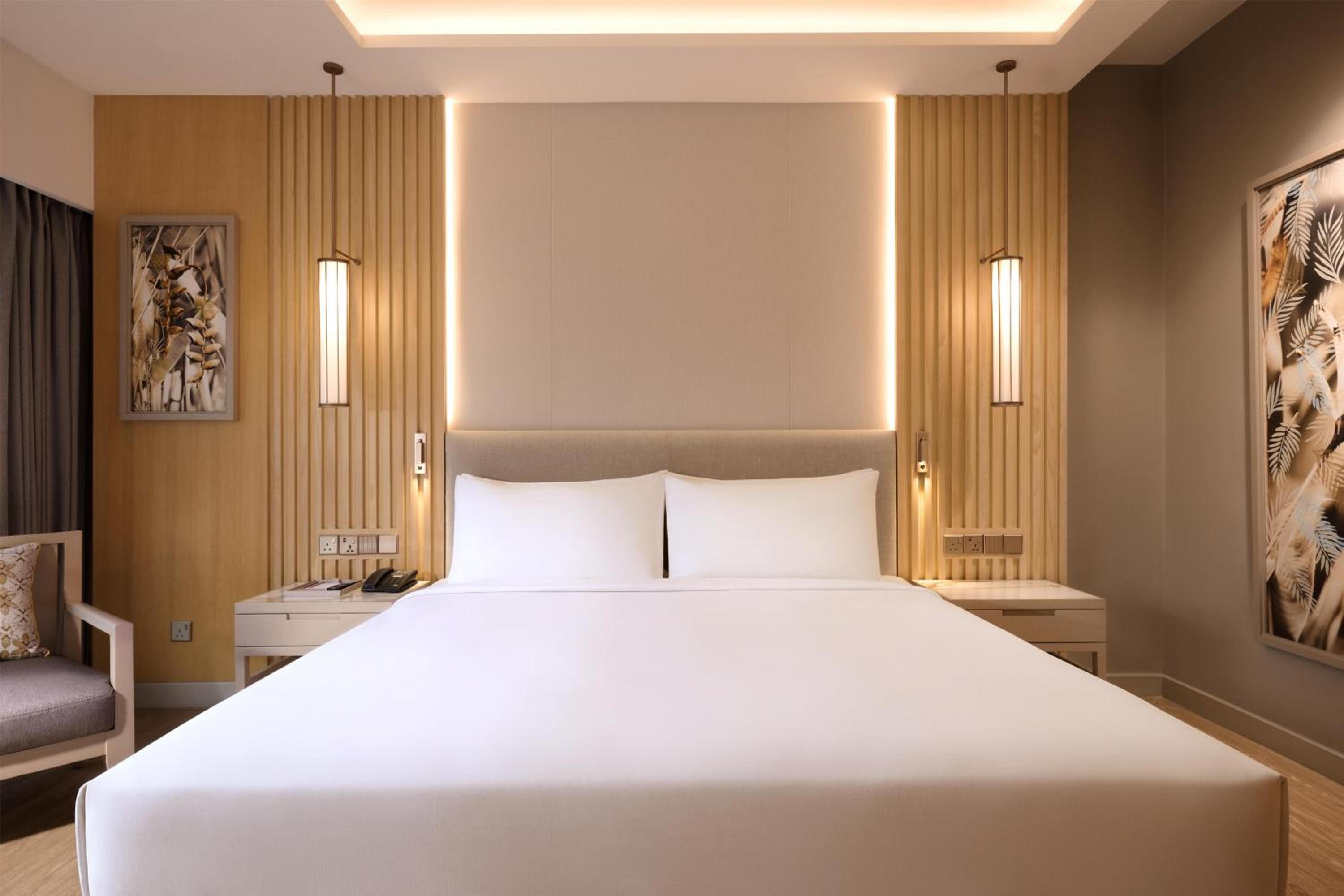 Executive King Room with Golf View - Photo 9