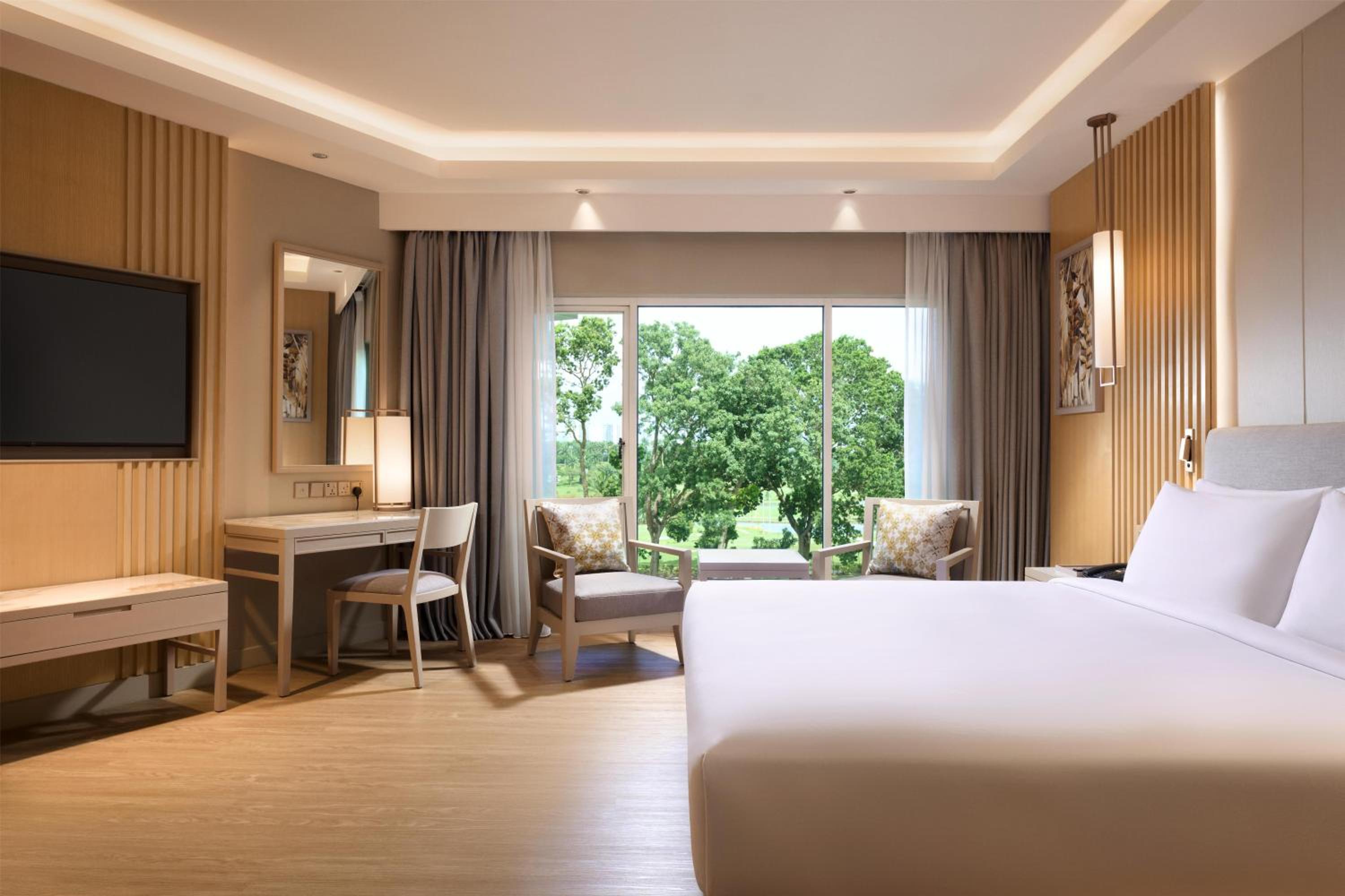 Premium King Room - Photo 1