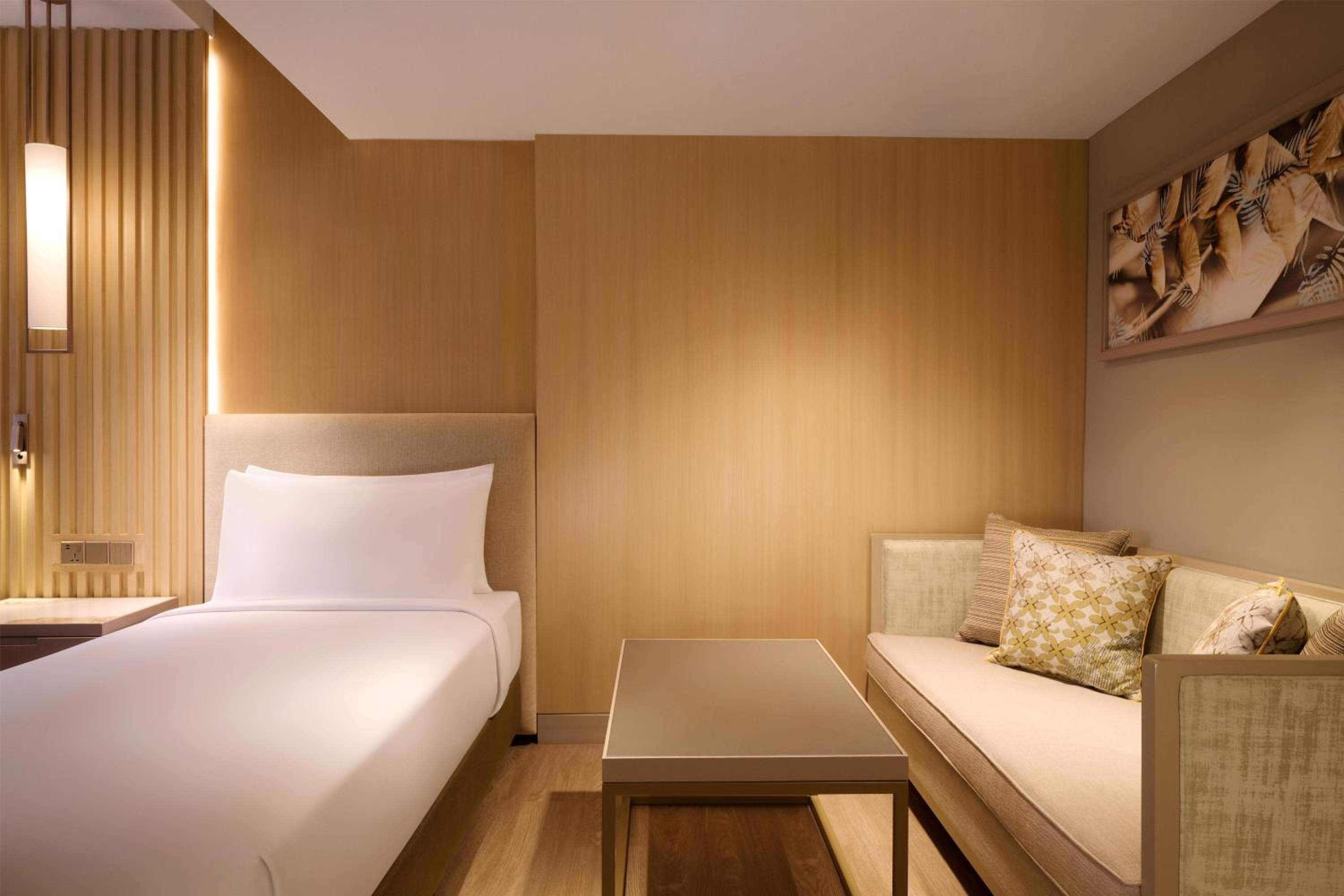 Premium King Room - Photo 3
