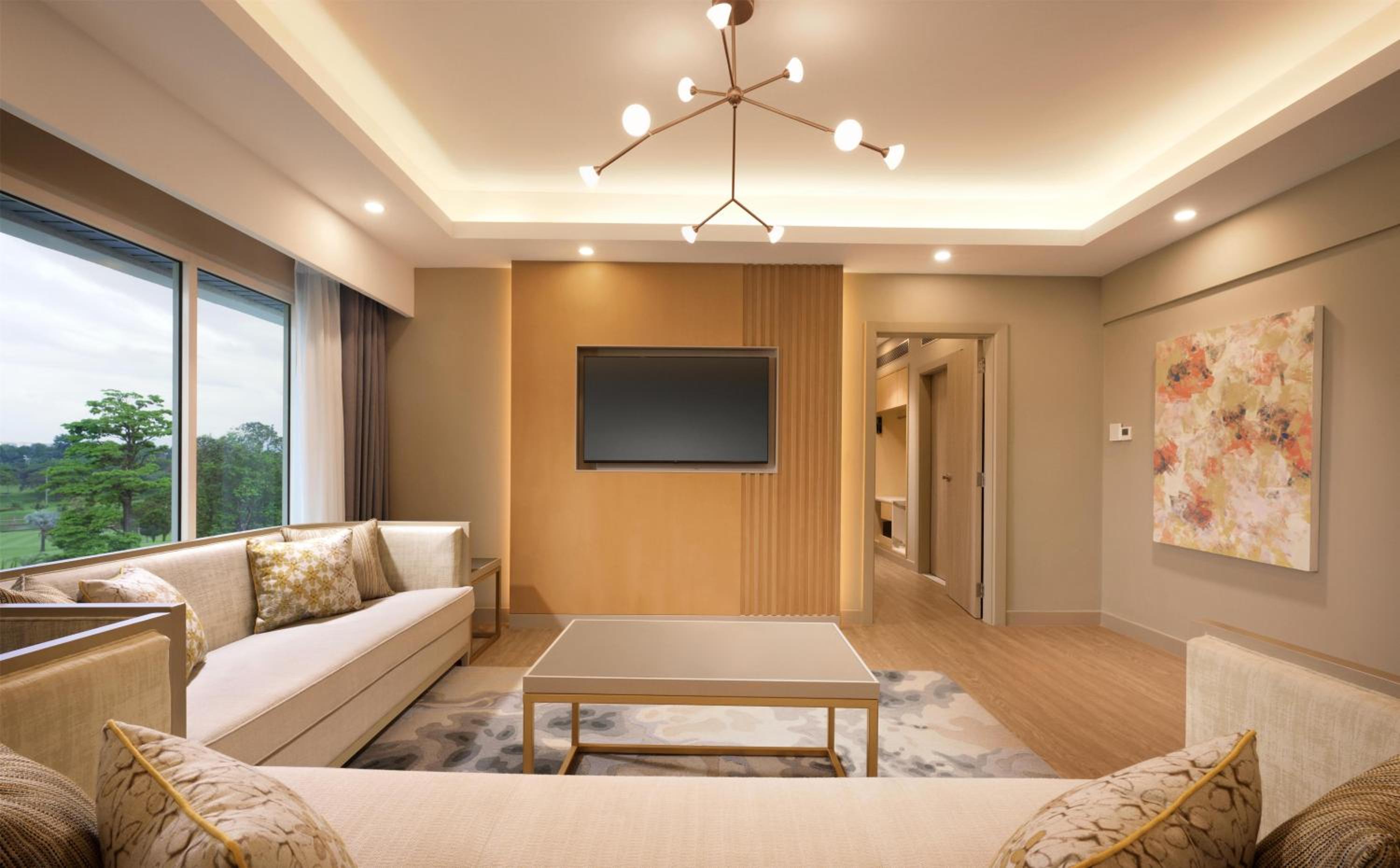 King Deluxe Suite with Golf View - Photo 6
