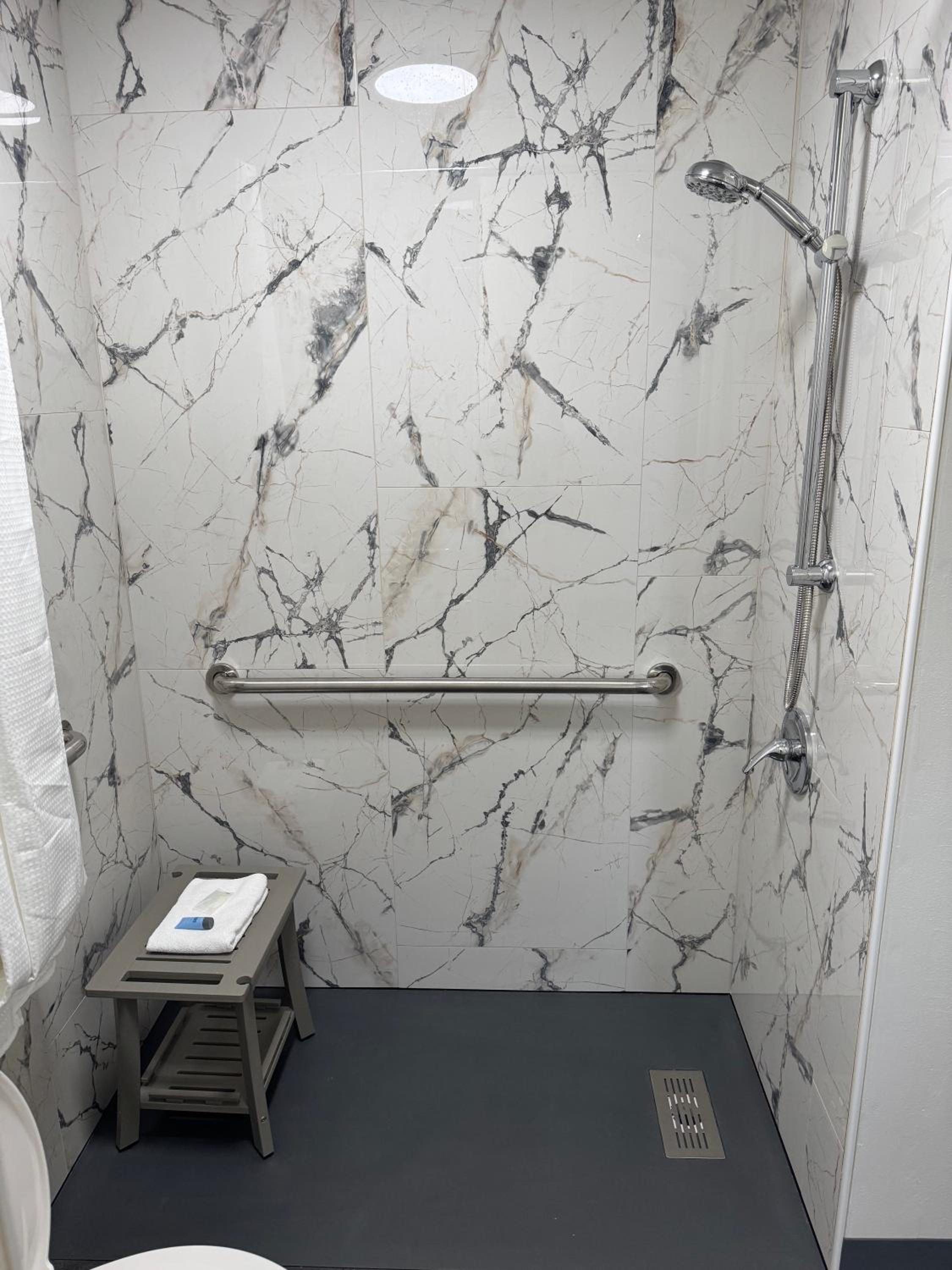 King Room - Disability Access photo 3