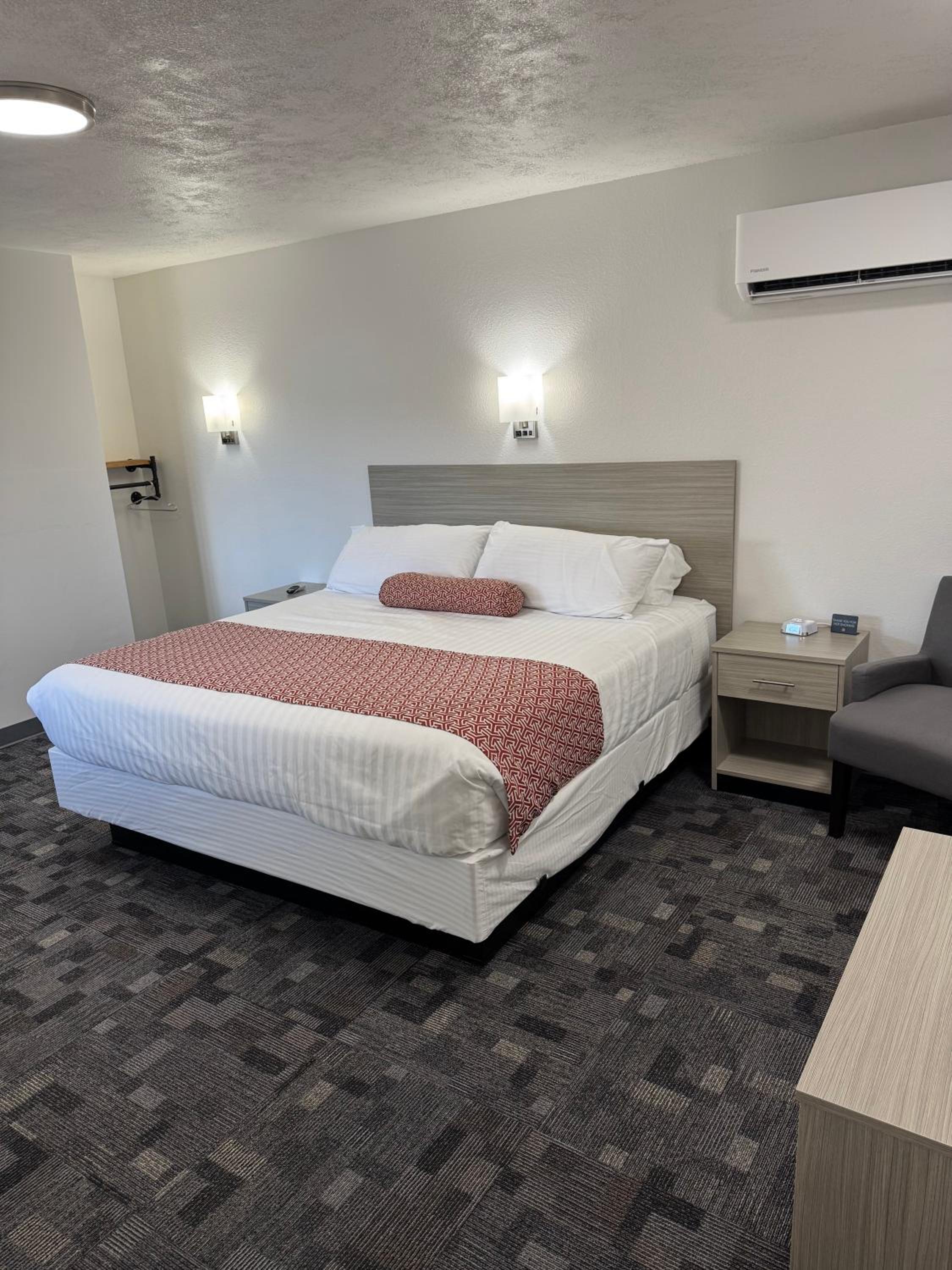 King Room - Disability Access photo 2