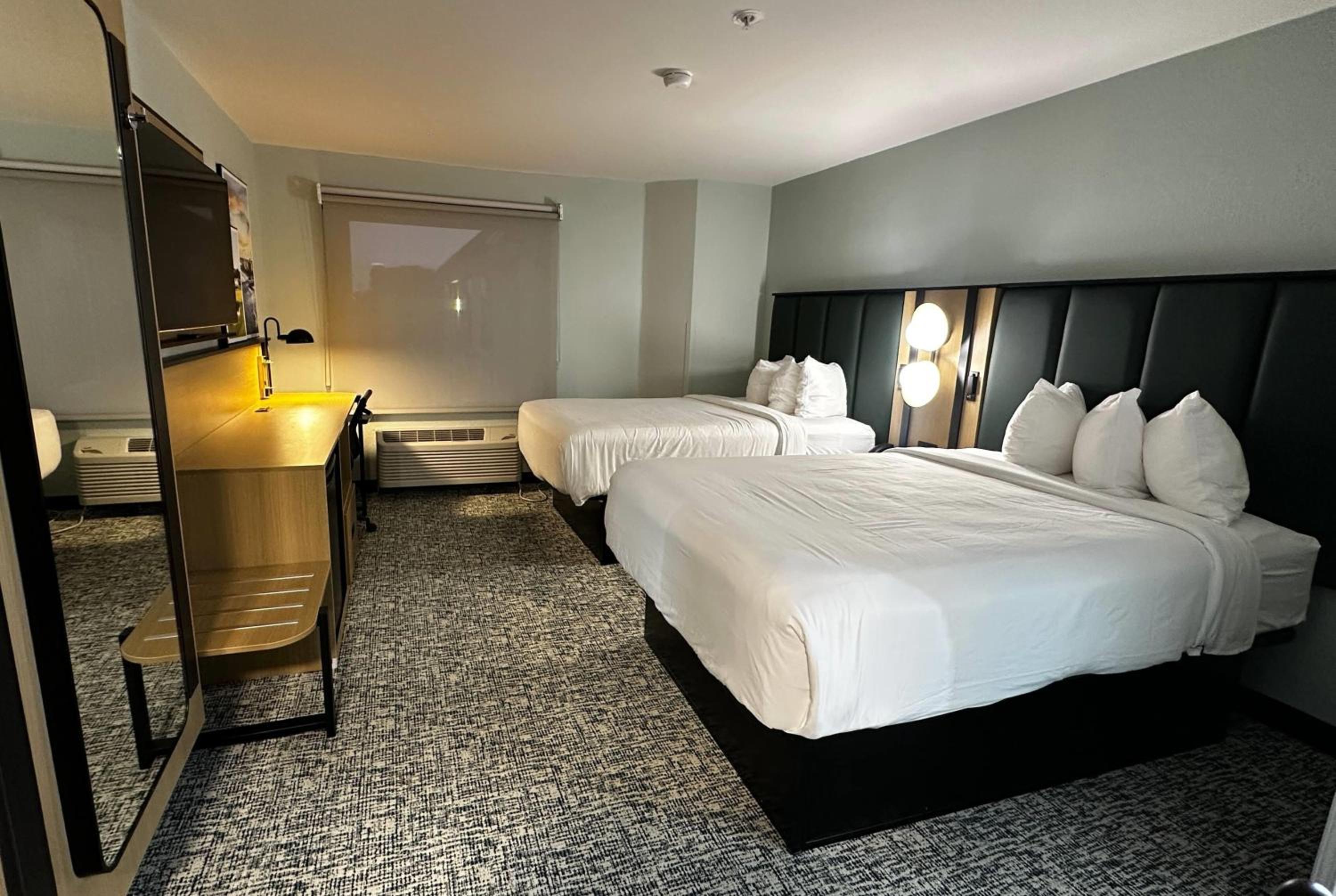 Double Room with Two Double Beds - Non-Smoking - Photo 2