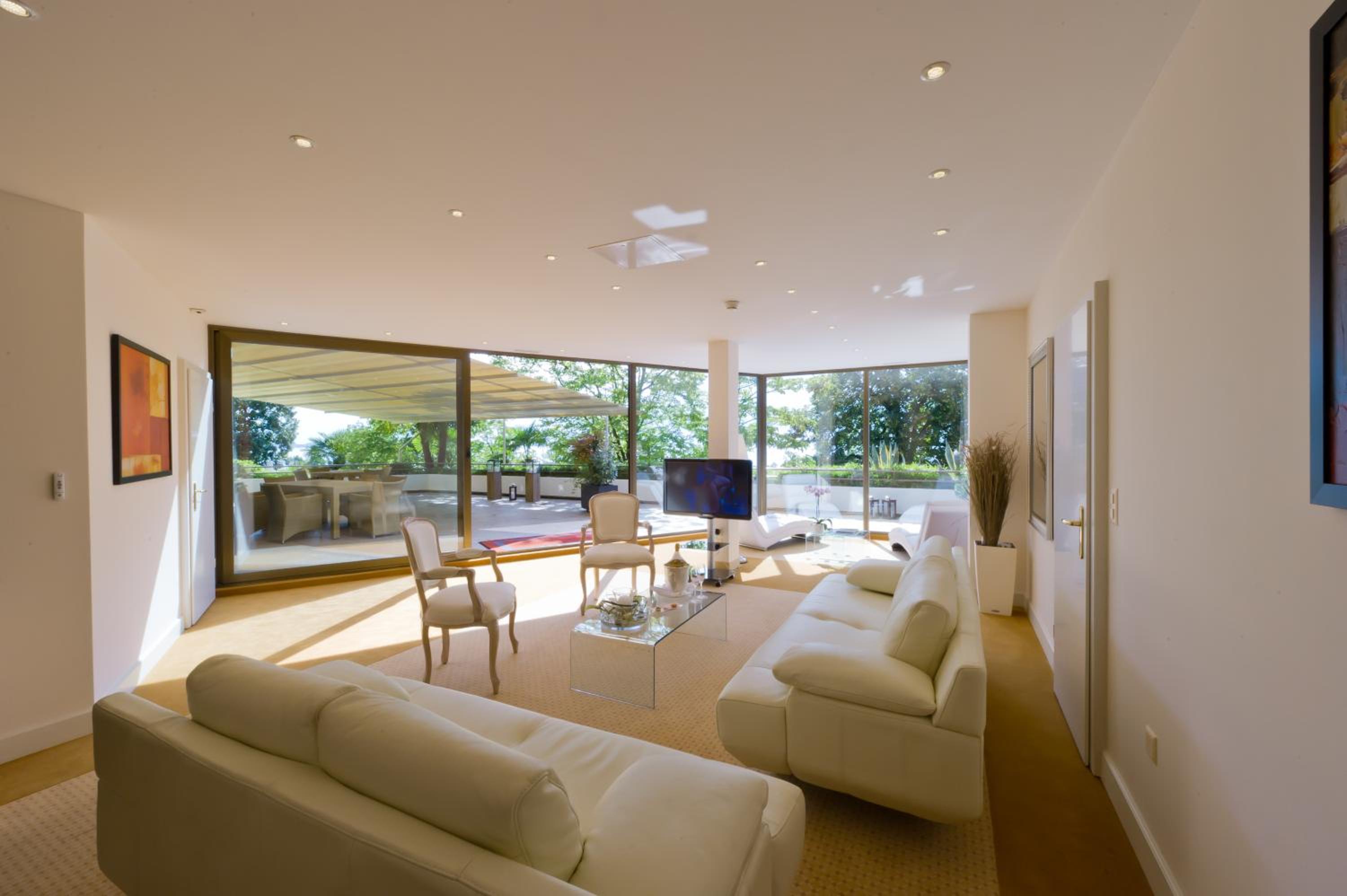 Royal Suite with Lake View and Terrace